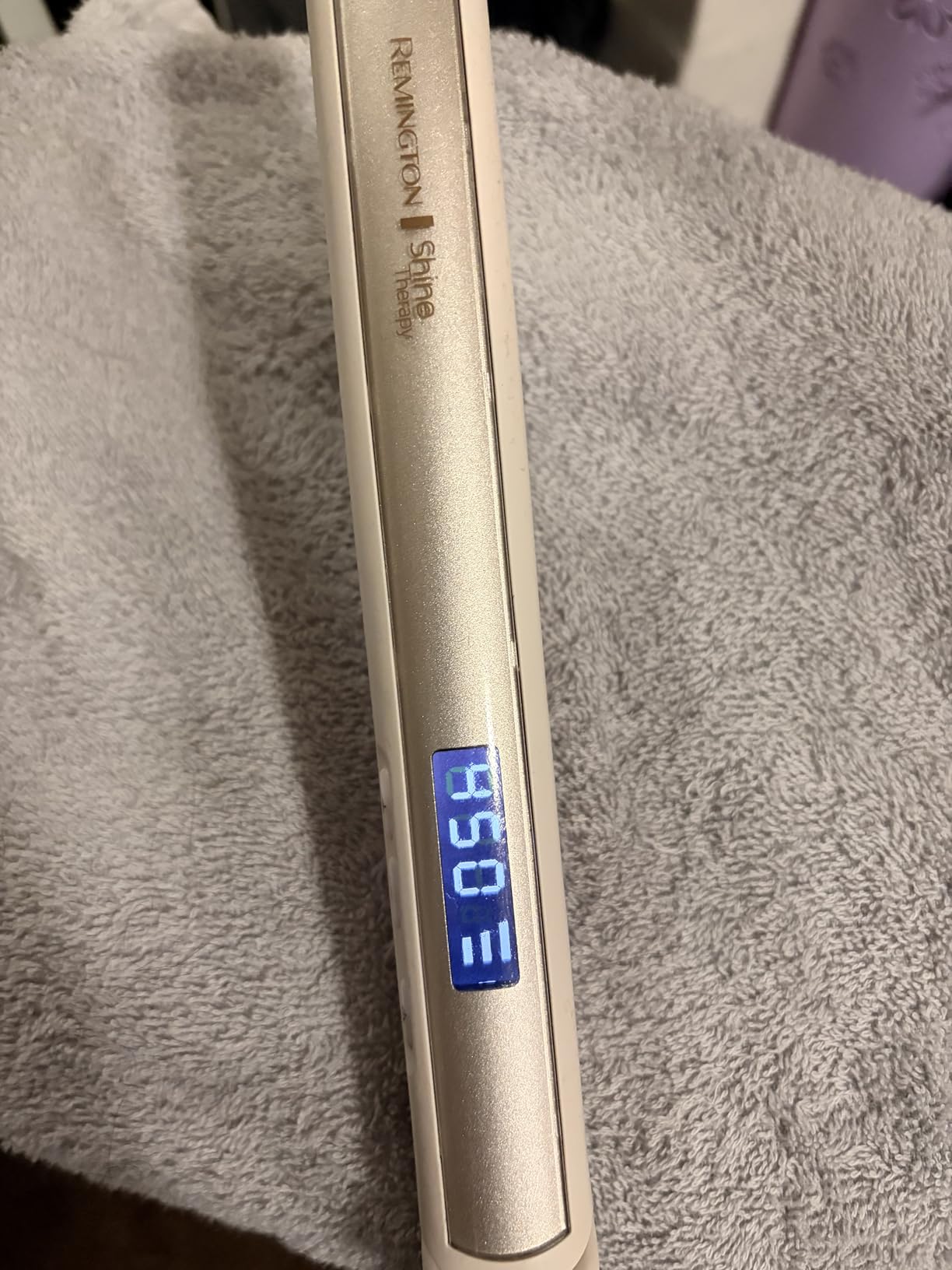 Remington Shine Therapy 1 Inch Hair Straightener, Argan Oil & Keratin | Keratin ceramic plates deliver smooth results; this flat iron reduces frizz for ideal hair styling. customer photo 2