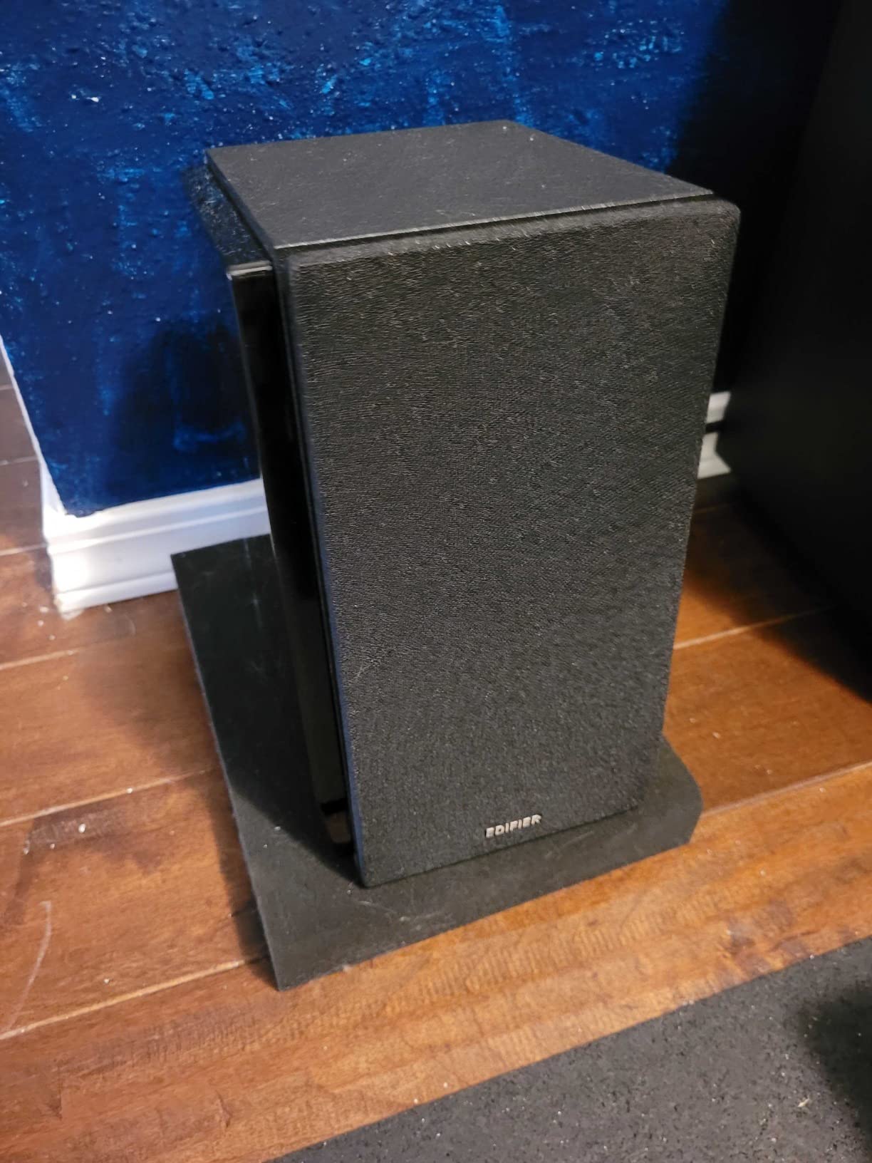 Fluance High Density Acoustic Foam Isolation Pads for Bookshelf Speakers and Studio Monitors, 8.5