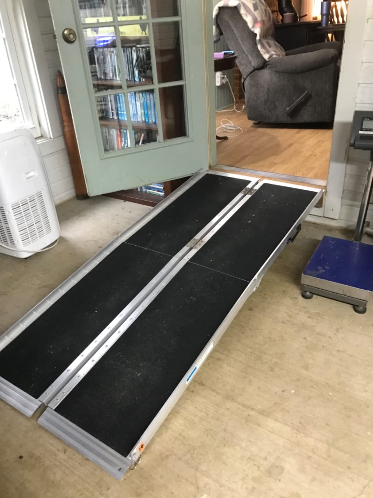 Wheelchair Ramp 7FT, gardhom Anti-Slip Aluminum Folding Handicap Ramp Wheel Chair Ramp for Home Threshold Doorways Steps Curb Vehicle Entry Scooter Stairs Driveway Vans SUV customer photo 2