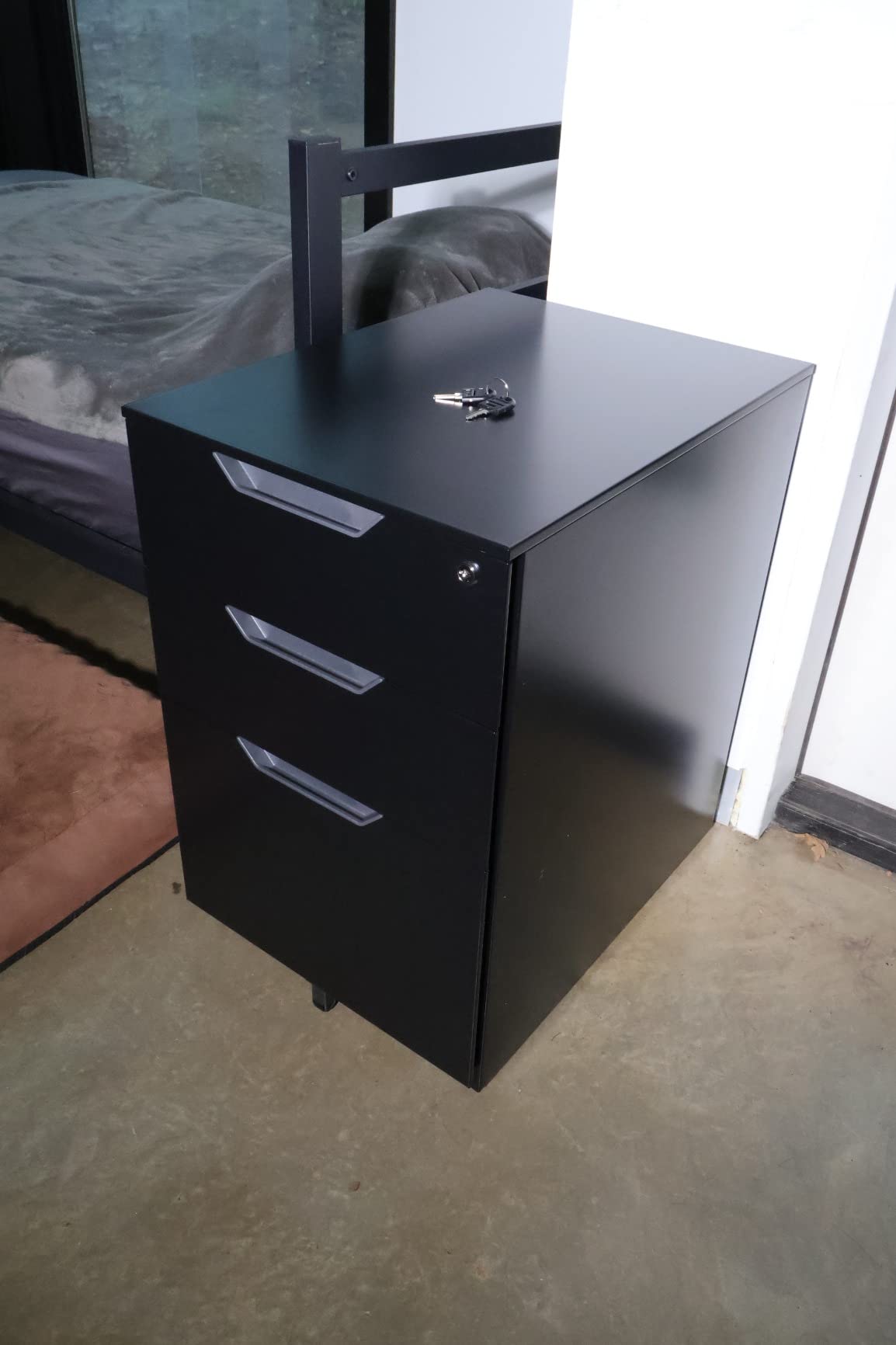 Amazon Basics 3-Drawer Mobile File Cabinet with Lock, Rolling Filing Cabinet for Hanging Files, Black, 20.71