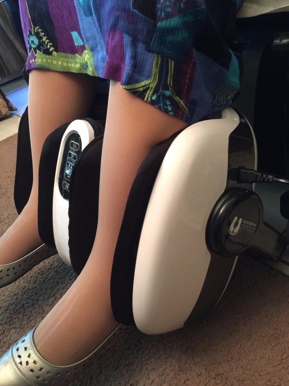 Cloud Massage Shiatsu Foot Massager with Heat, Standard Size, White | Deep Kneading & Compression, Adjustable Intensity, Multi-Mode Leg and Foot Massager with Remote Control, Anti-Slip Base customer photo 2