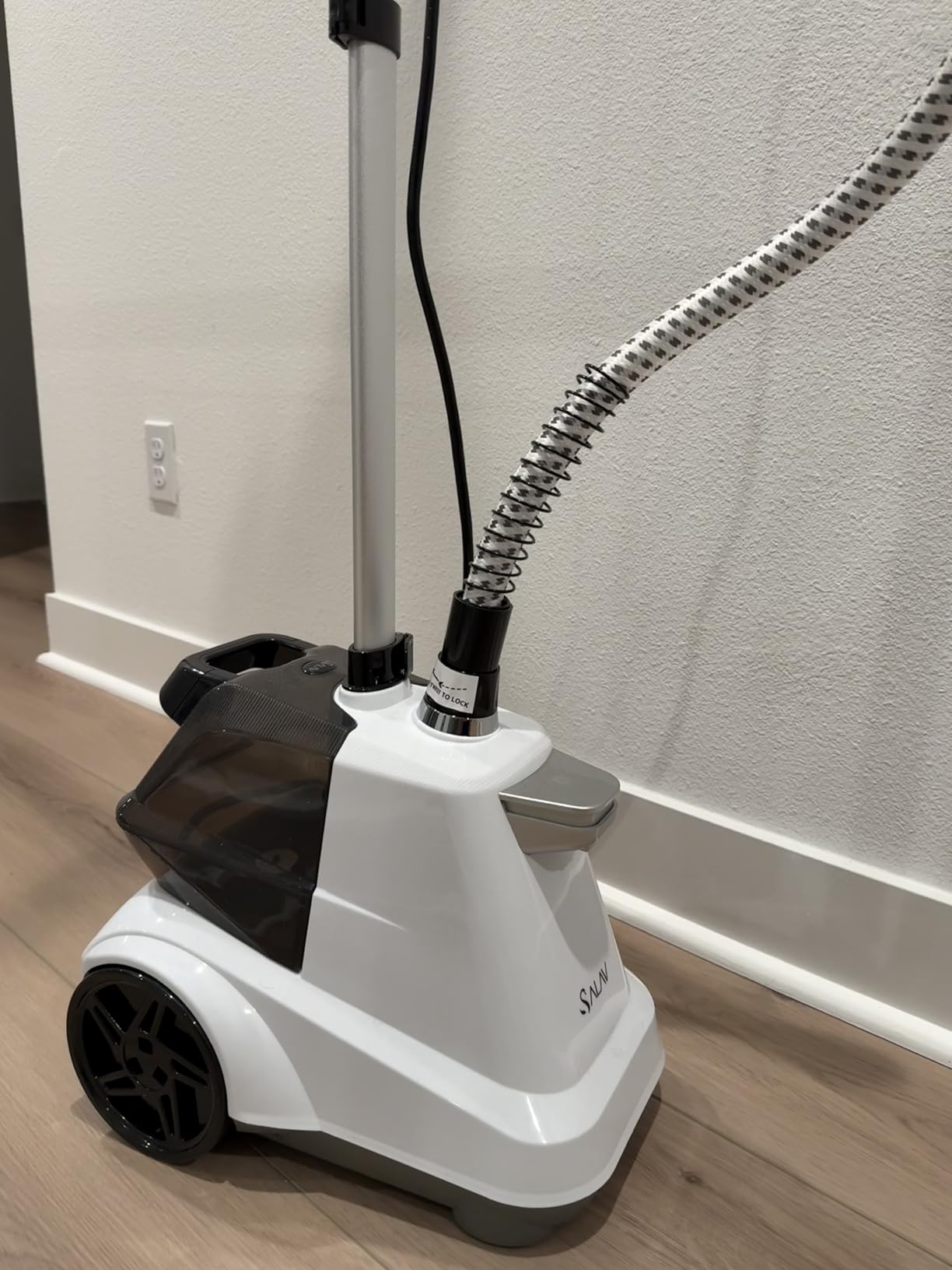 SALAV Heavy Duty Commercial Full-Size Garment Steamer with Foot Pedals and Extra Large 3L (101.5 oz) Water Tank, 1800 watts, 90+min of Continuous Steam (White) customer photo 1