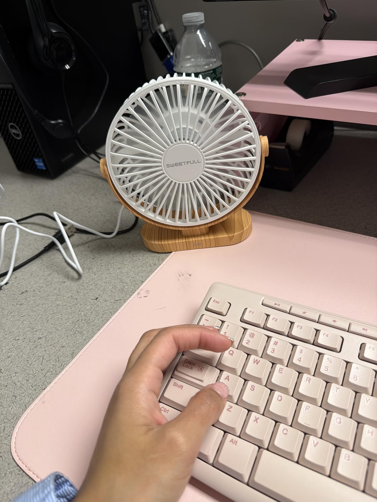 SWEETFULL 6.5 Inch USB Small Desk Fan, 3 Speeds Quiet Portable Desktop Table Fan, 360° Adjustment Personal Mini Fan for Home Office Car Outdoor Travel (Black wood grain) customer photo 2