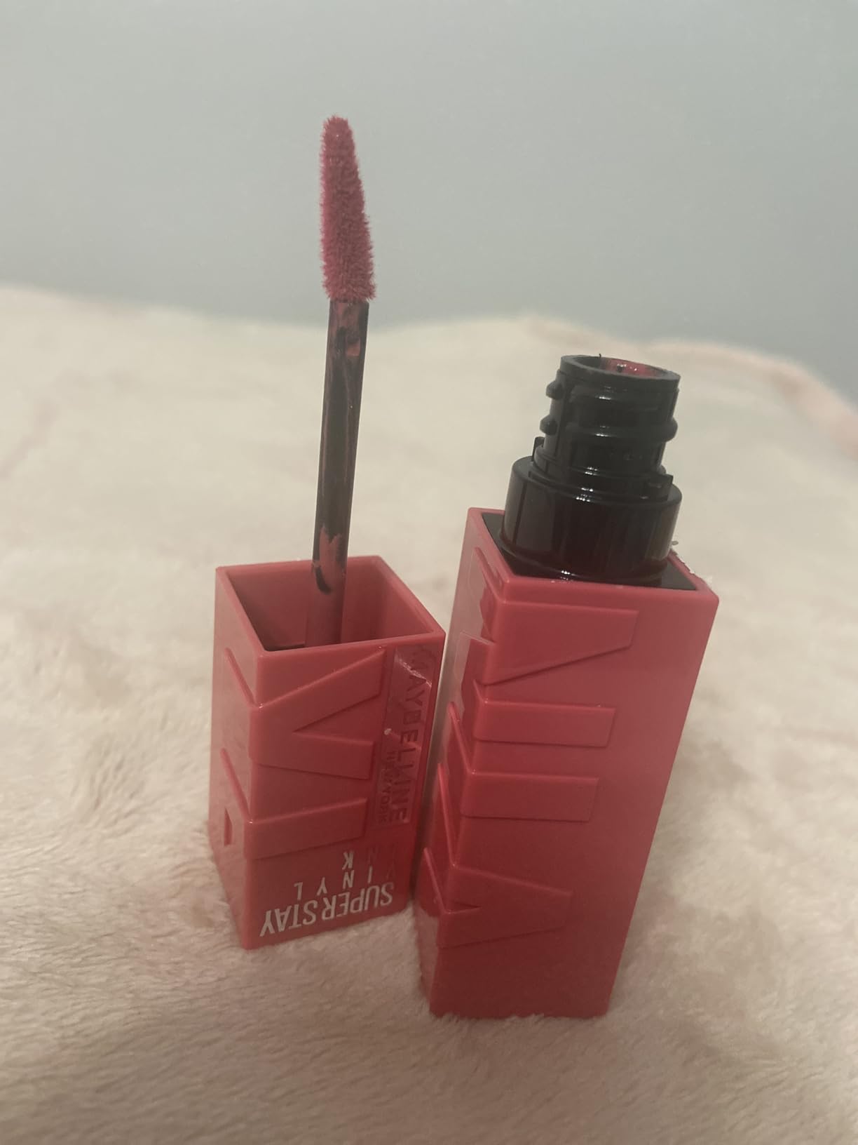 Maybelline Super Stay Vinyl Ink Longwear No-Budge Liquid Lipcolor Makeup, Highly Pigmented Color and Instant Shine, Peachy customer photo 2