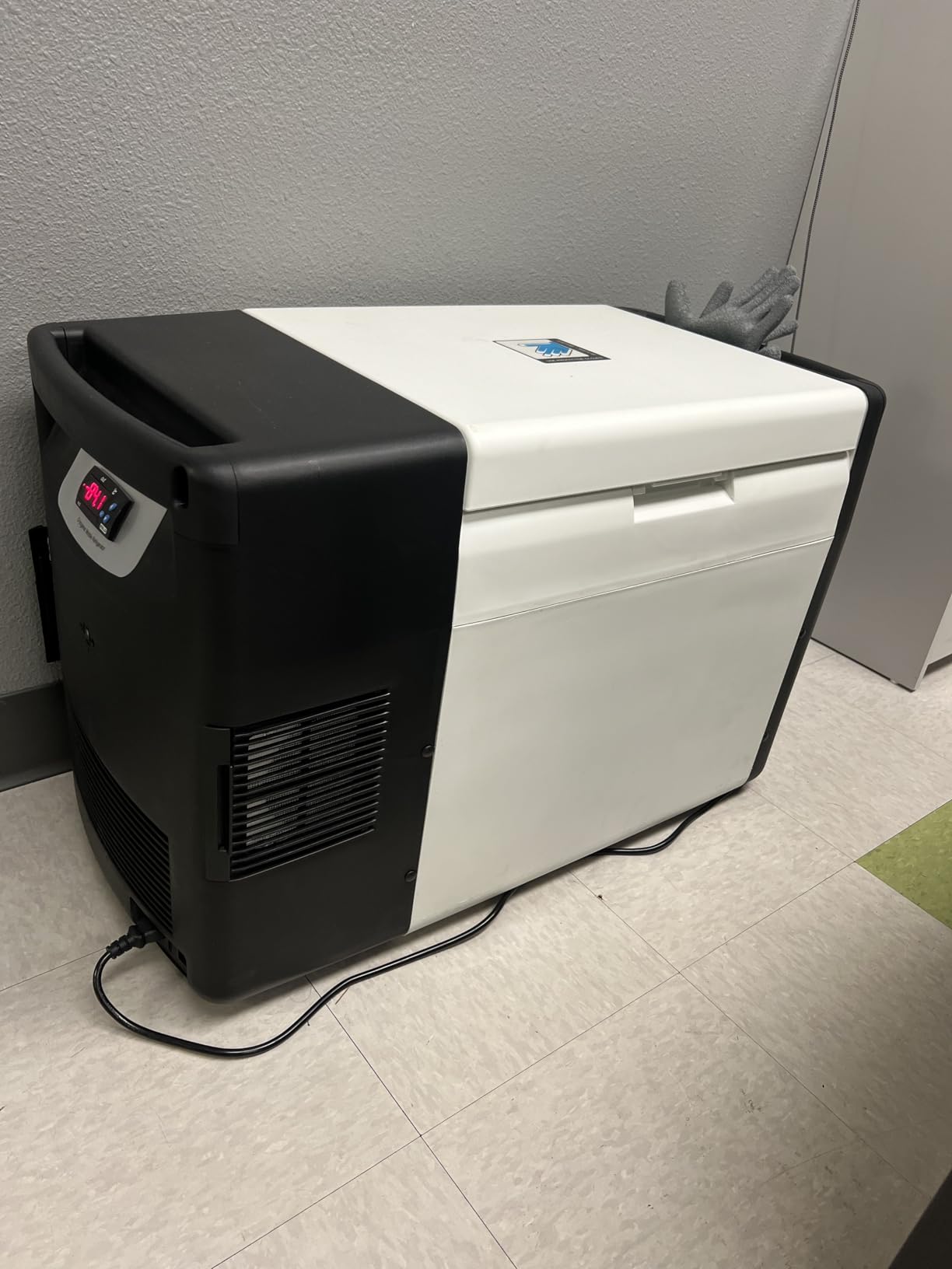 20L Ultra-Low Temperature Freezer, -86°C(-122.8℉) Portable Lab Cryogenic, 0.8 Cu.Ft Countertop Refrigerator, Lab Freezers for Laboratory Samples Storage,Scientific Research (110V) customer photo 1