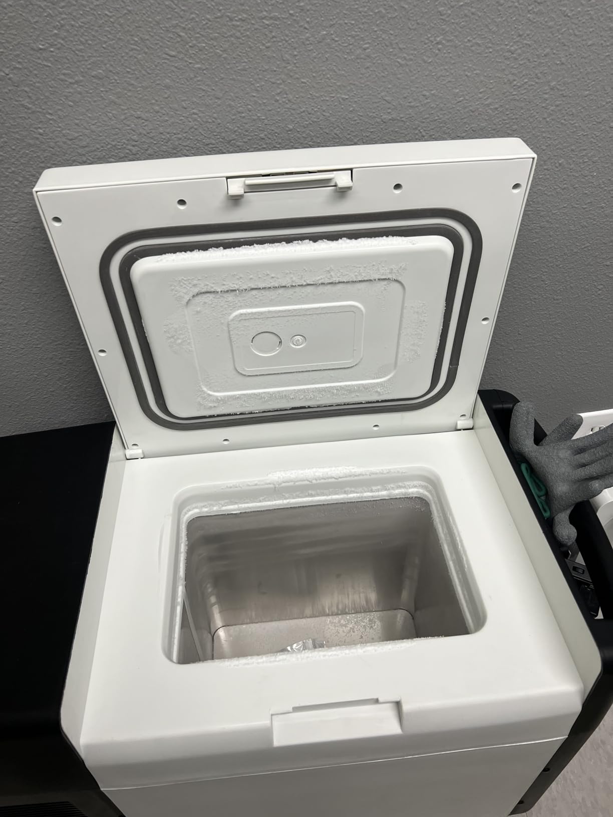 20L Ultra-Low Temperature Freezer, -86°C(-122.8℉) Portable Lab Cryogenic, 0.8 Cu.Ft Countertop Refrigerator, Lab Freezers for Laboratory Samples Storage,Scientific Research (110V) customer photo 2