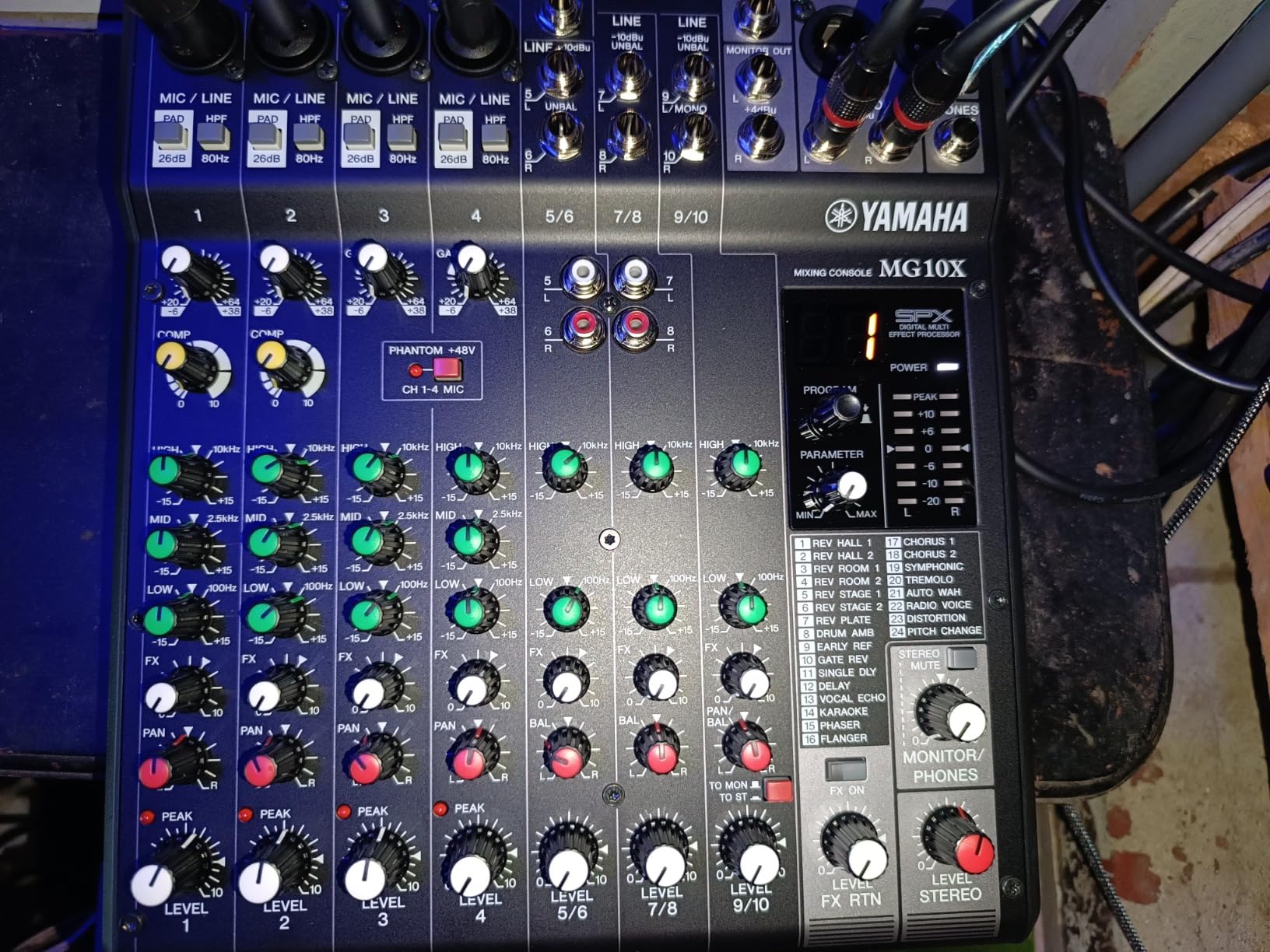 Yamaha MG16X CV 16-Input Mixer customer photo 1