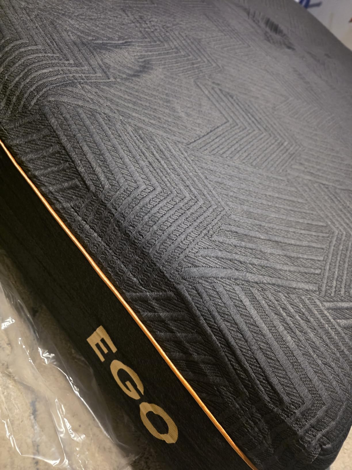 MLILY EGOHOME 12 Inch Queen Memory Foam Mattress for Back Pain, Cooling Copper Gel Bed in a Box, Foam Made in USA, CertiPUR-US Certified, Therapeutic Medium Firm, Double 60x80x12 Black customer photo 2