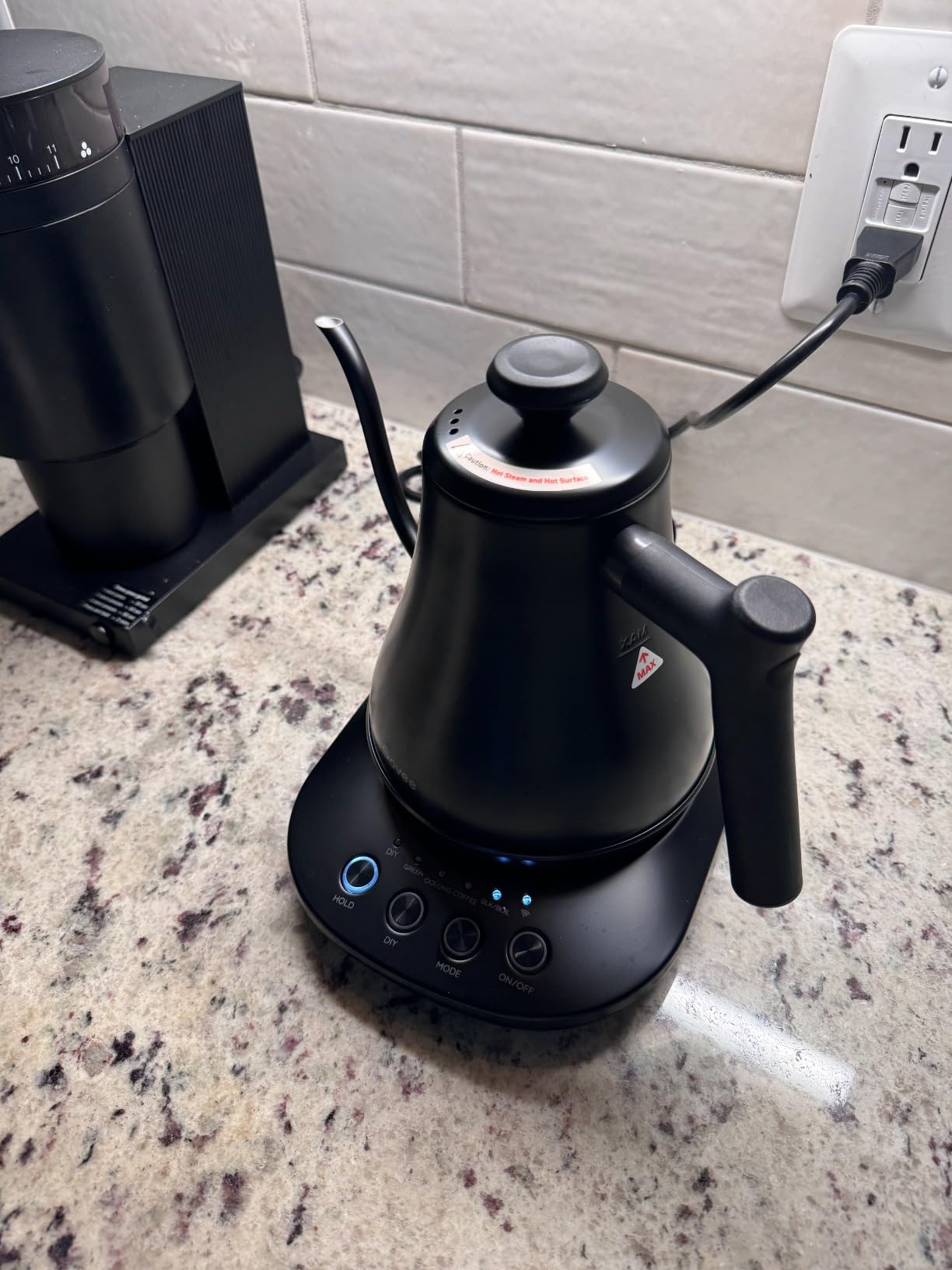 Govee Smart Electric Kettle, WiFi Variable Temperature Gooseneck Tea Kettle | Pour Over Kettle and Electric Tea Kettle, Alexa Control, 1200W Quick Heating, All Stainless Steel, 0.8L Matte Black customer photo 1