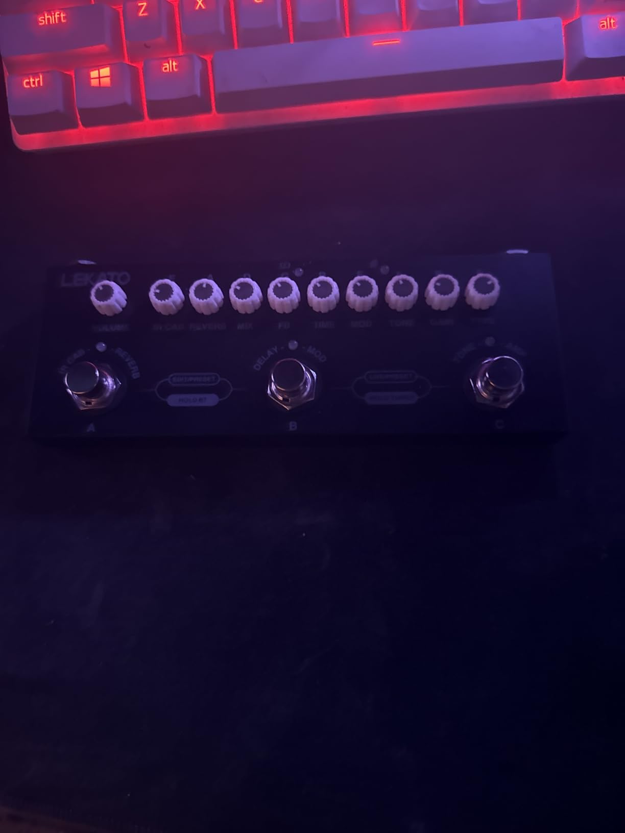 LEKATO Multi Effects Guitar Pedal, with IR Loading 9 AMP Models, Delay Reverb Distortion Overdrive Pedal, Rechargable Electric Guitar Effects Multi Pedal Support Recording, Bluetooth 5.0 customer photo 1