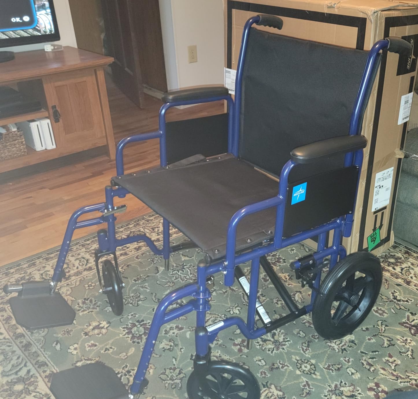 Medline Heavy Duty Transport Chair supports up to 500 lbs., Bariatric Transport Wheelchair, 22