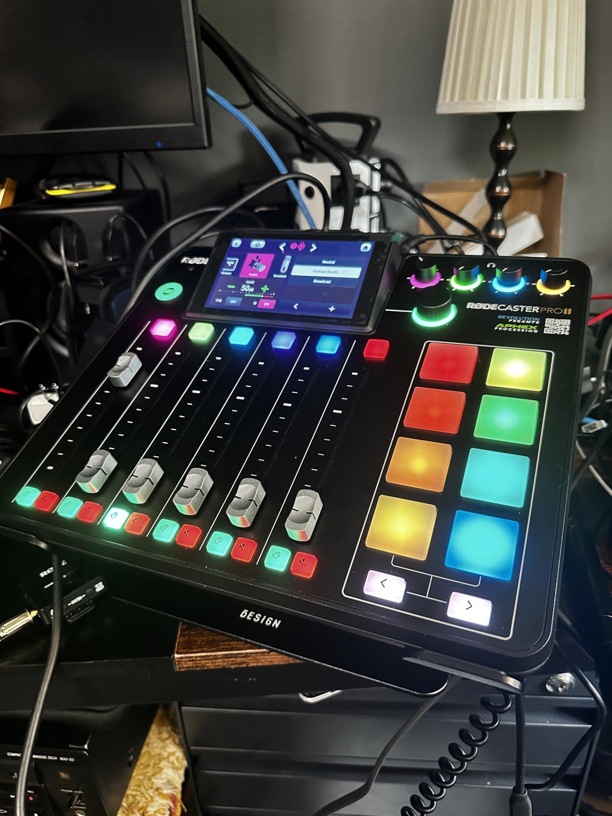 RØDE RØDECaster Pro II All-in-One Production Solution for Podcasting, Streaming, Music Production and Content Creation customer photo 2