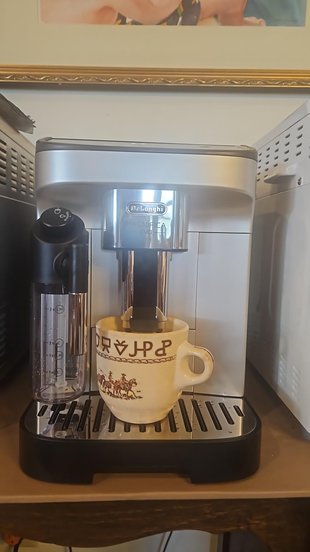 De'Longhi Magnifica Evo Automatic Espresso Machine, Milk Frother, Silver customer photo 1
