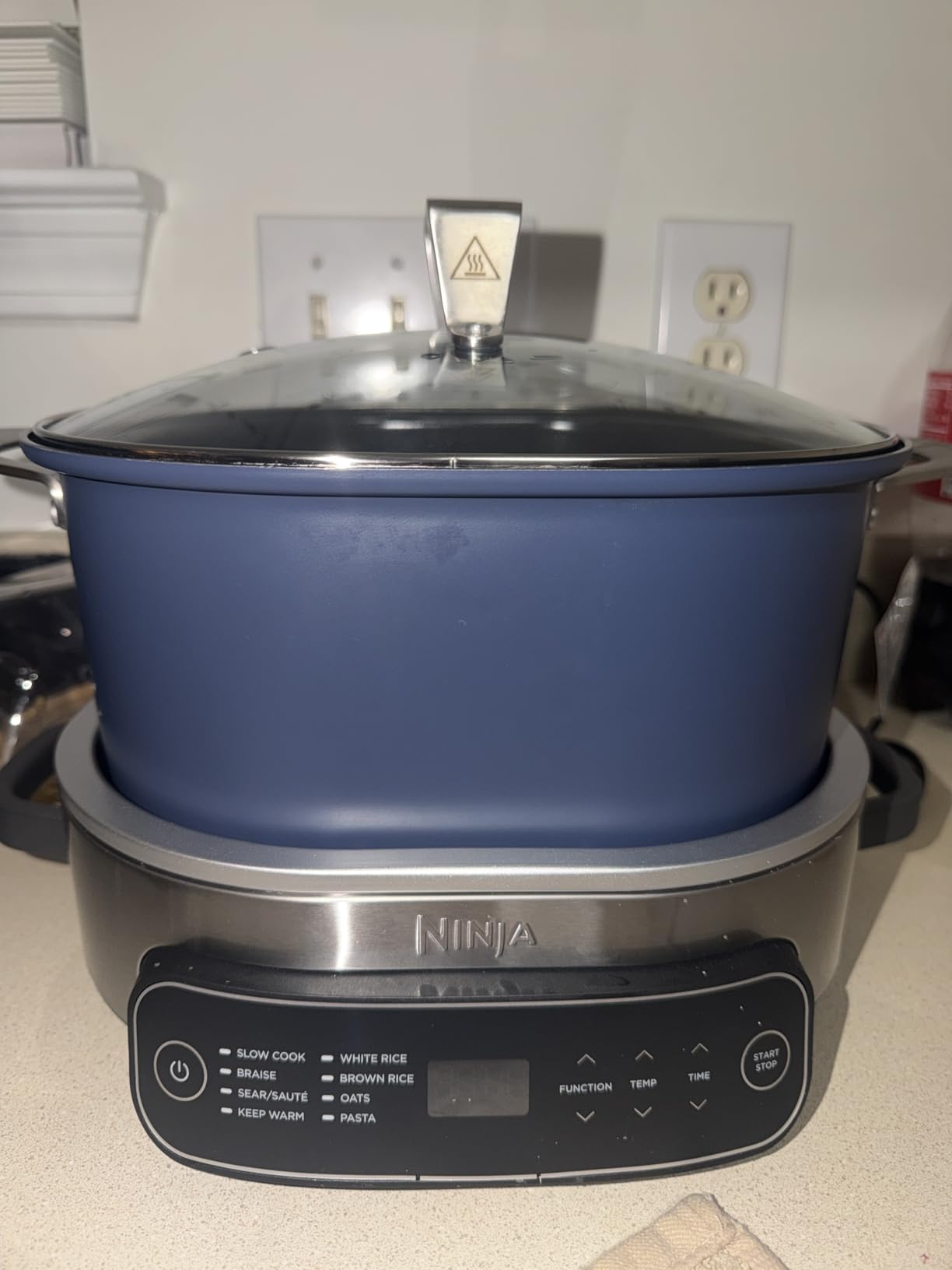 Ninja 14-in-1 PossibleCooker PRO, 8.5qt, Sous Vide, Proof, Bake, & Steam Multicooker, Slow Cooker, Dutch Oven, Glass Lid & Integrated Spoon, Nonstick, Oven Safe Pot 500°F, Sea Salt Gray, MC1001 customer photo 2