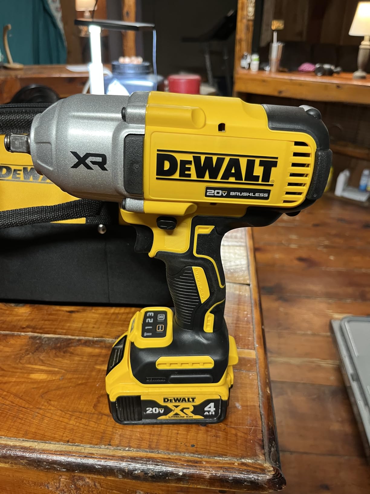 DEWALT 20V MAX Cordless Impact Wrench with Hog Ring Anvil, Brushless High Torque 1/2 Impact Gun, 4-Mode Speed, Includes Battery, Charger and Kit Bag (DCF900P1) customer photo 2