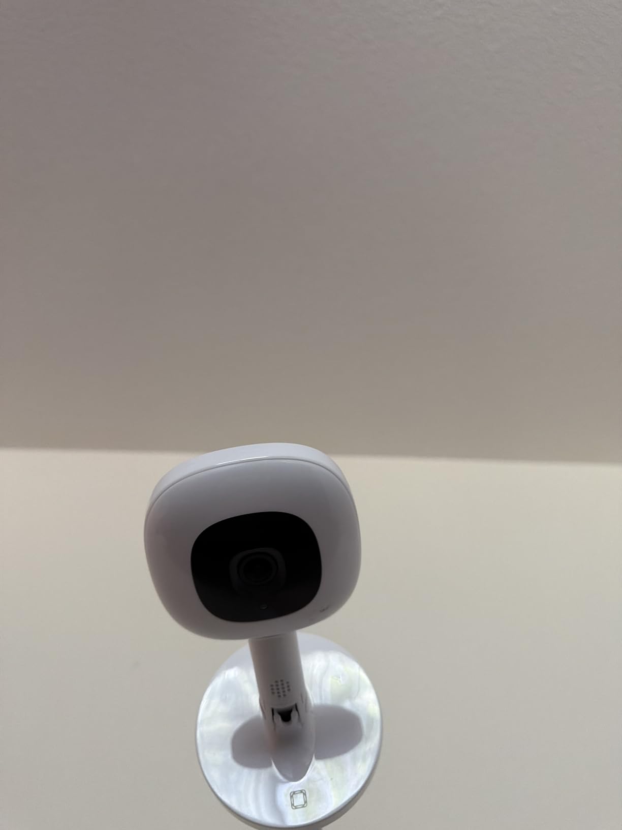 Pro Smart Baby Monitor & Flex Stand - 1080p Wi-Fi Video Camera, 2-Way Audio, Sound/Motion/Cry Notifications, Night Vision, and Breathing Band customer photo 1