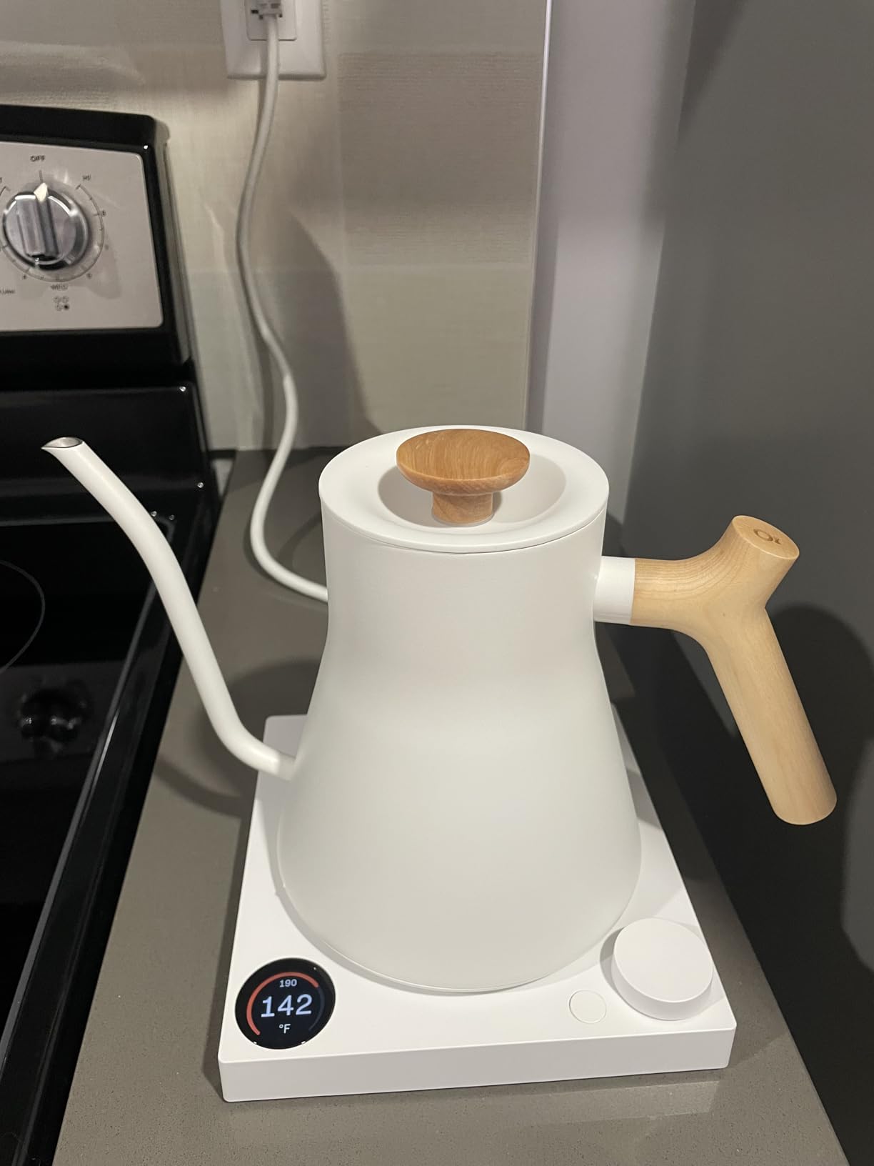 Fellow Stagg EKG Pro Electric Gooseneck Kettle - Precise Temperature Control, Quick Heating, Brew Timer, Scheduling, Stainless Steel, Pour-Over Coffee - 0.9L, Matte Black customer photo 2