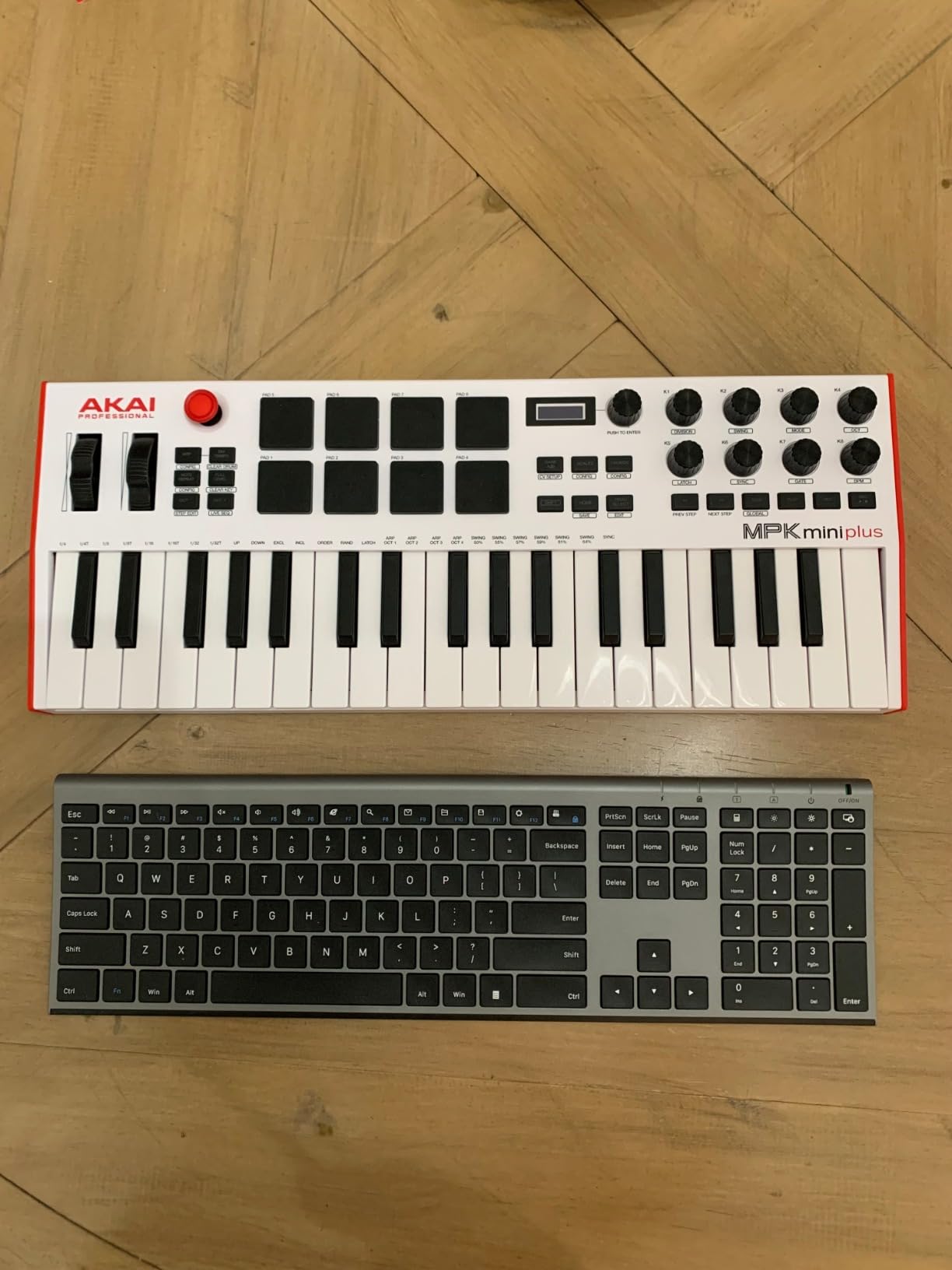 Akai Professional MPK Mini Plus - USB MIDI Keyboard Controller with 37 Mini Keys, 8 MPC Pads, Sequencer, MIDI/CV/Gate I/O, Music Production Software and Native Instruments Sound Package customer photo 1