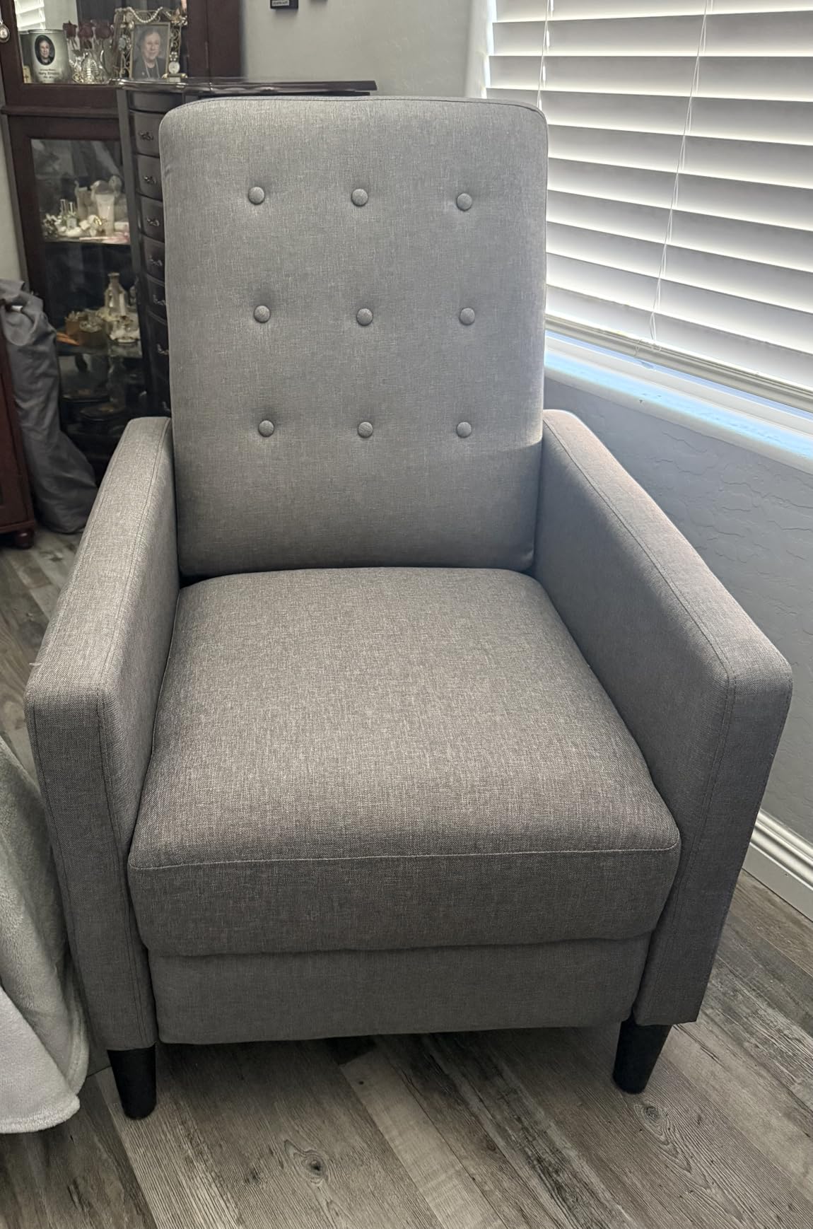 Yaheetech Fabric Recliner Chair Mid-Century Modern Recliner Adjustable Single Recliner Sofa with Thicker Seat Cushion Tufted Upholstered Sofa with Pocket Spring for Living Room Bedroom Blue customer photo 1
