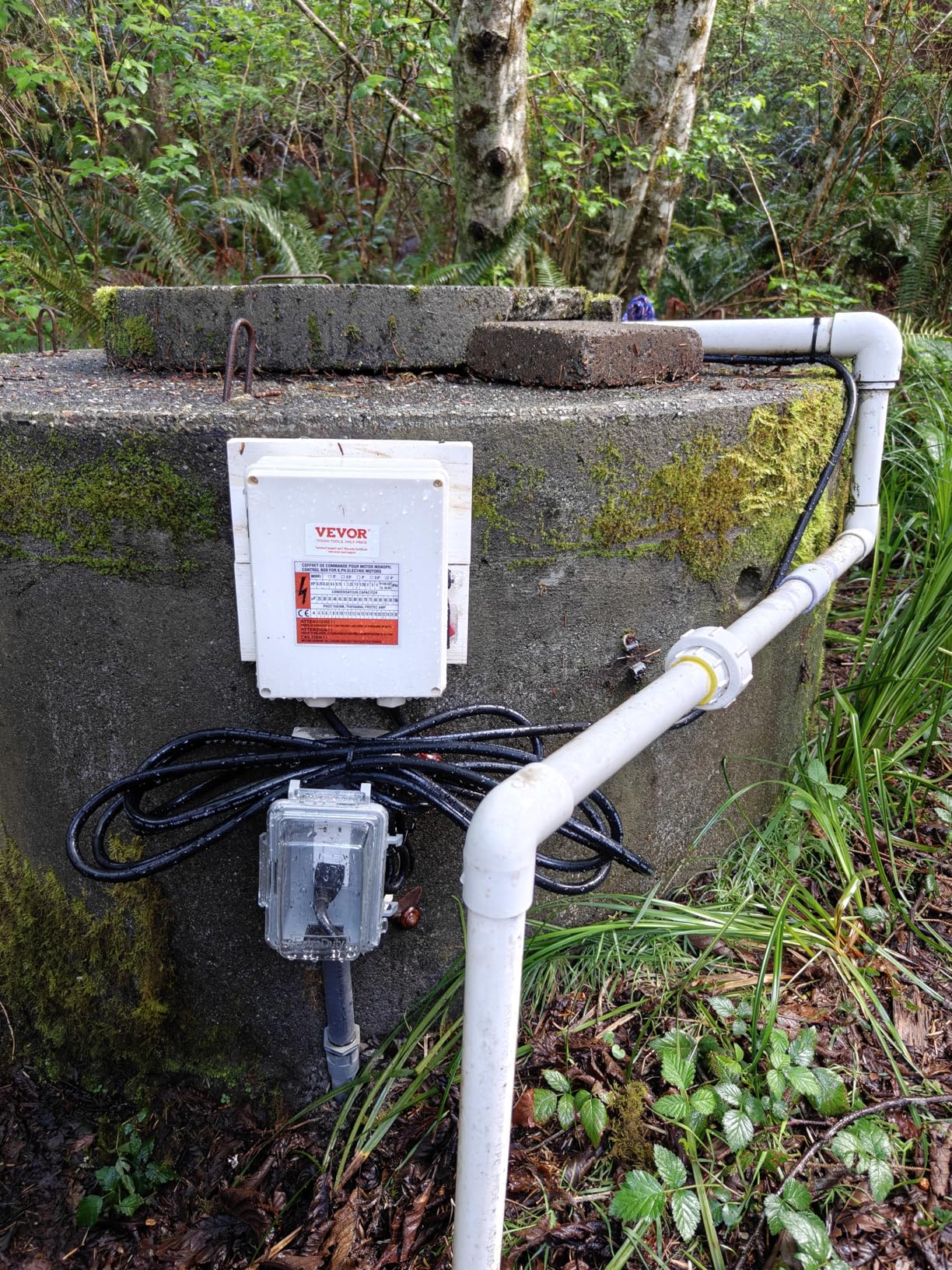 VEVOR Deep Well Submersible Pump, 1.5HP 115V/60Hz, 37gpm 276ft Head, with 33ft Cord & External Control Box, 4