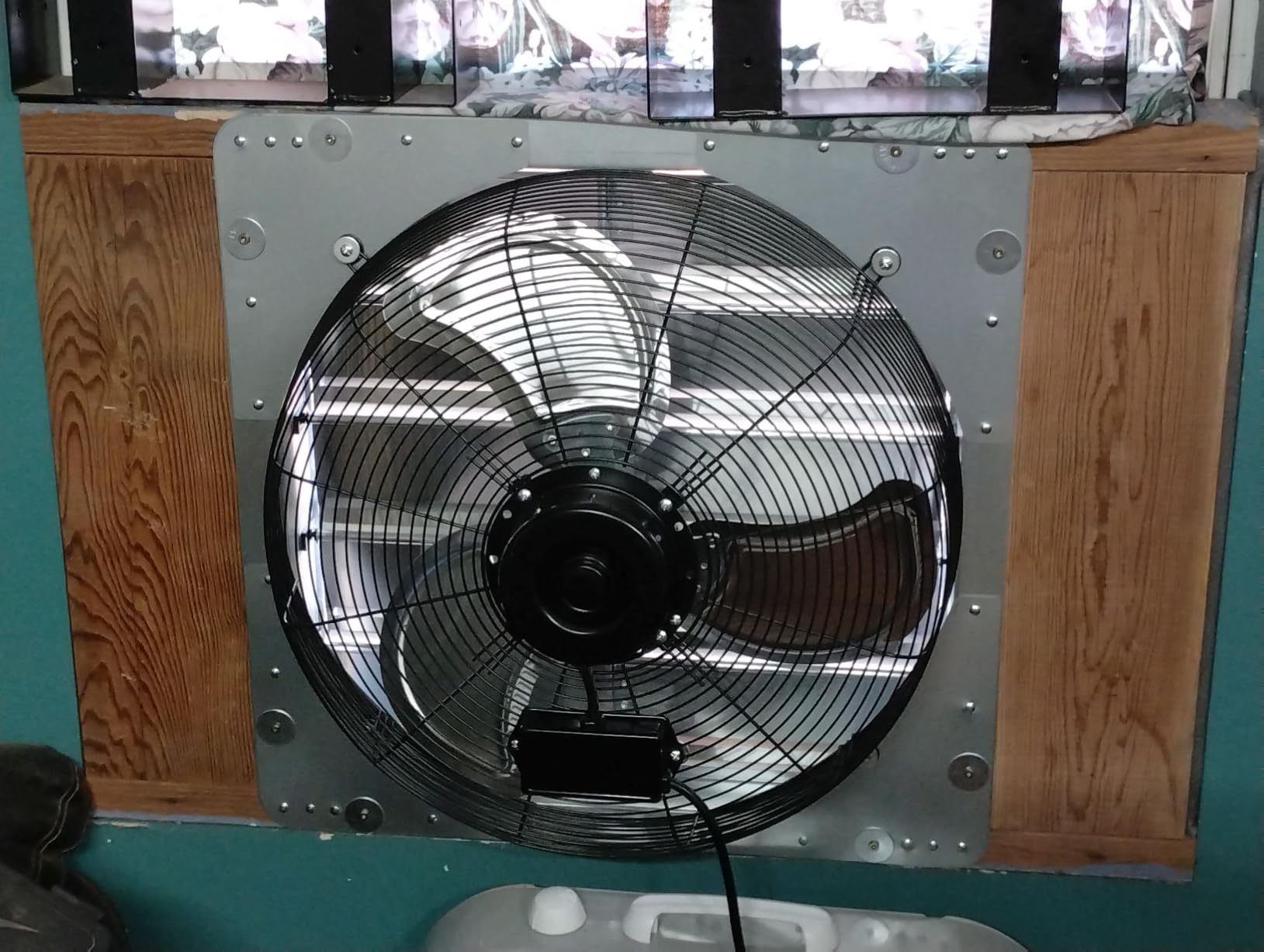 KEN BROWN 20 Inch Shutter Exhaust Fan With 1.65 Meters Power Cord Wall Mounted, High Speed 3500CFM, Vent Fan For Garages And Shops, Greenhouse, Attic Ventilation customer photo 1