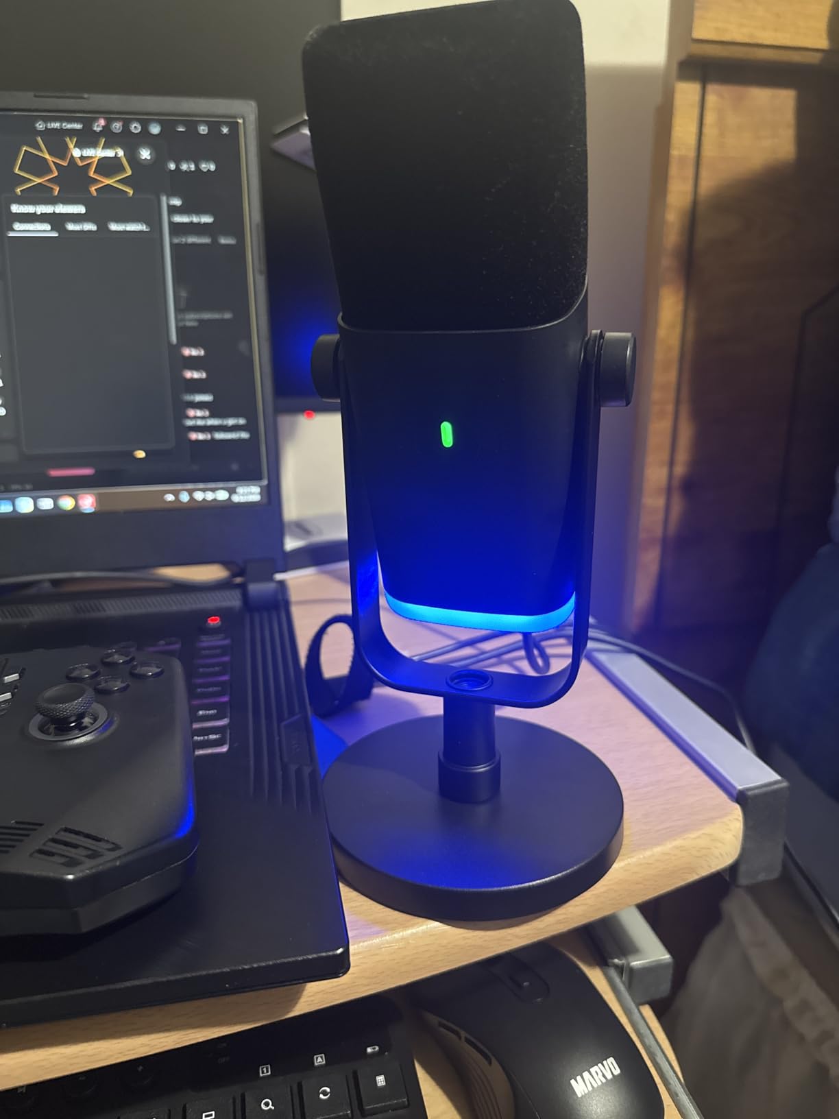 FIFINE USB/XLR Dynamic Microphone for Podcast Recording, PC Computer Gaming Streaming Mic with RGB Light, Mute Button, Headphones Jack, Desktop Stand, Vocal Mic for Singing YouTube-AmpliGame AM8 customer photo 1