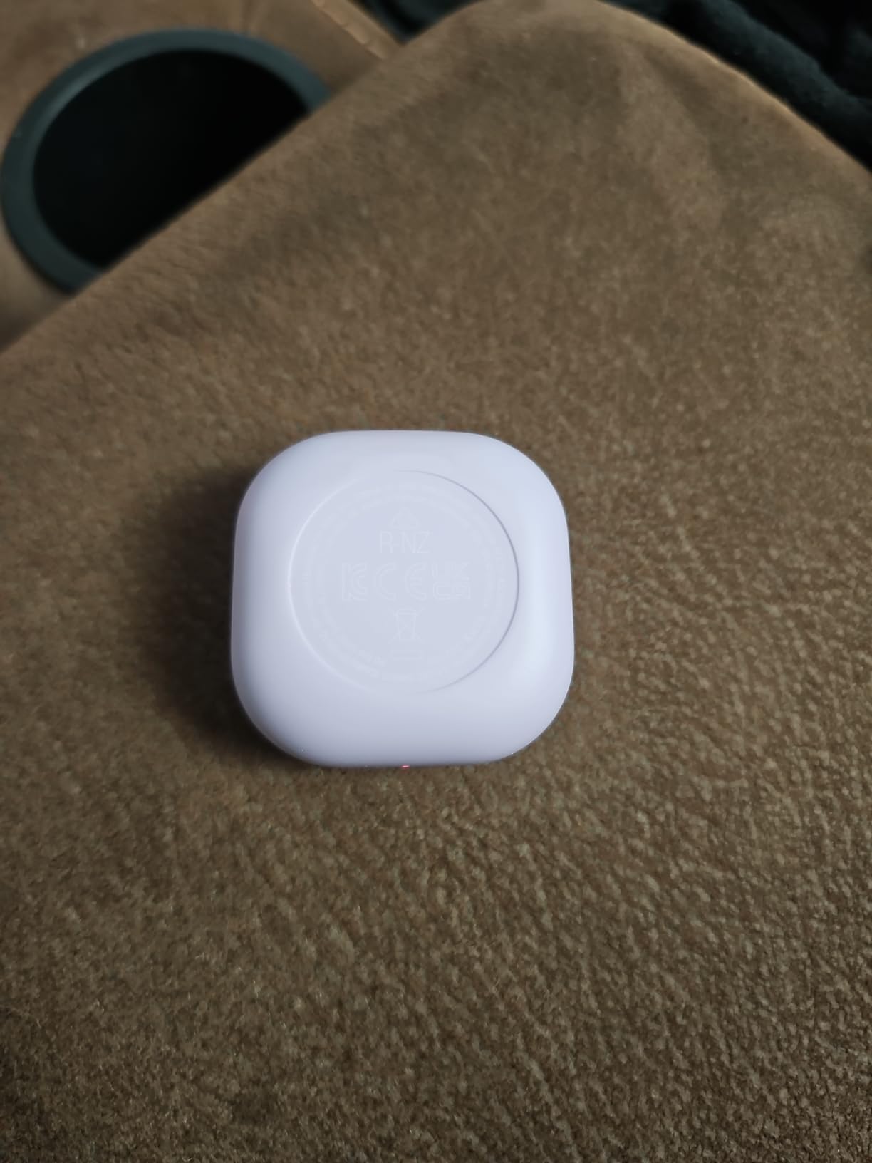 SAMSUNG Galaxy Buds2 Pro True Wireless Bluetooth Earbud Headphones - Bora Purple (Renewed) customer photo 2