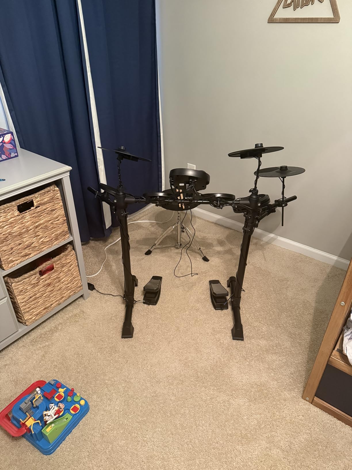 AODSK Electric Drum Set for Beginner with 150 Sounds, 4 Quiet Drum Pads, 2 Pedal, Throne, Sticks, Electronic Drum with Headphone, AED-400 customer photo 1