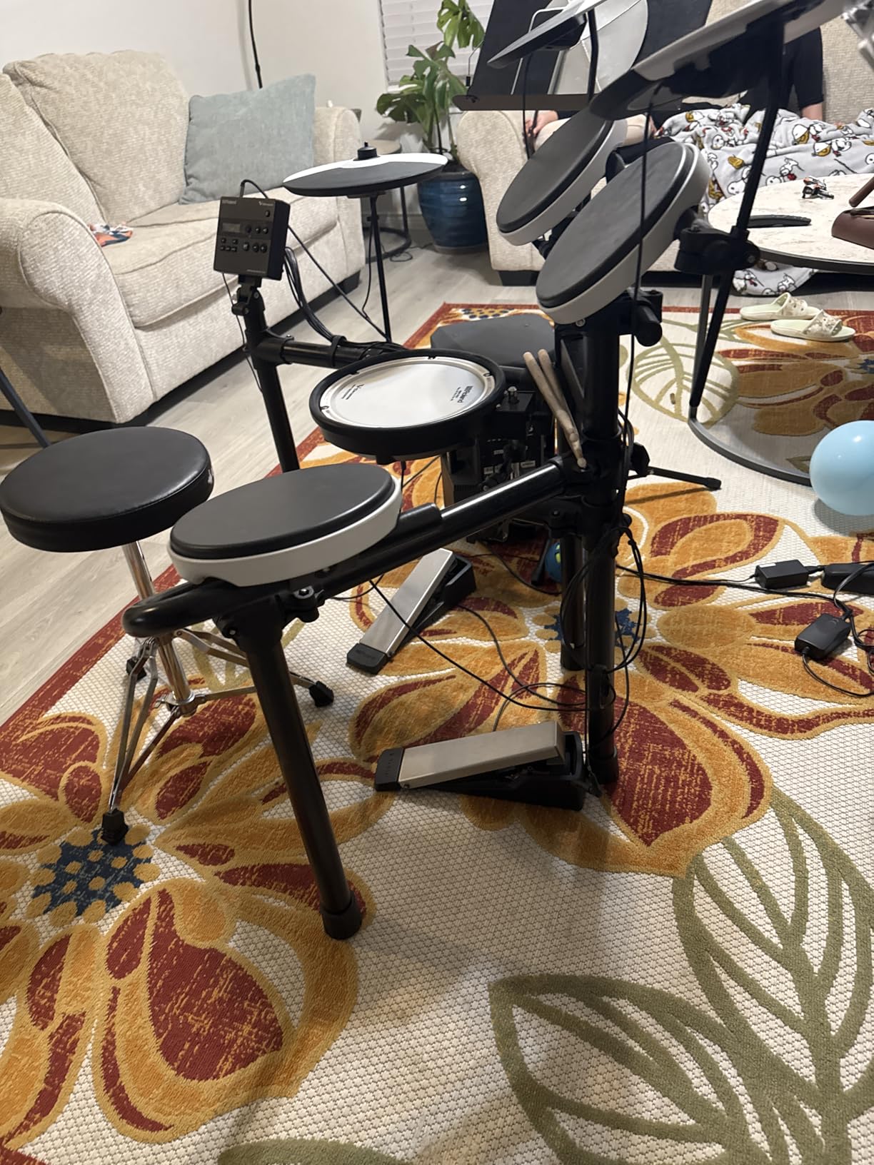 Roland TD-02KV V-Drums Electronic Drum Kit with Expressive Playability, Noise-Reducing Features, Mesh-Head Snare, Wide Acoustic-Style Playing Layout & Optional Bluetooth Expansion customer photo 2