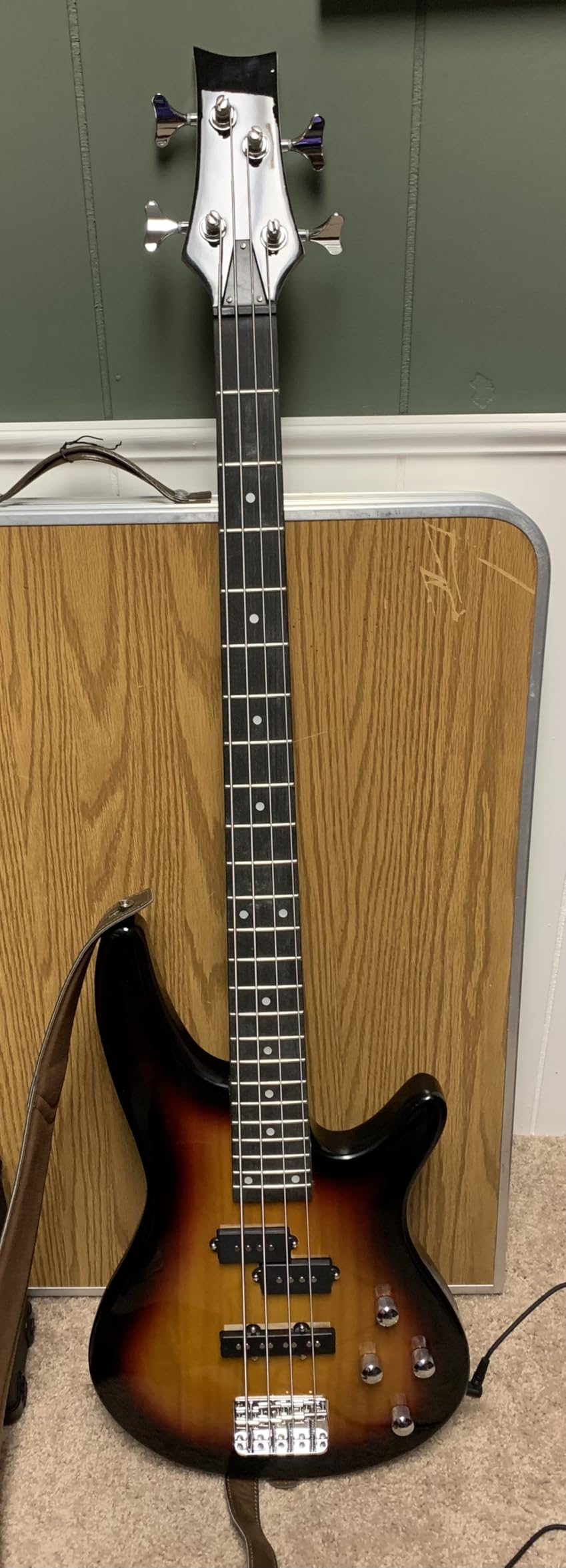 Ktaxon Electric Bass Guitar 5 String Bass Guitar with 20 Watt Amplifier, JB Type Pickup, Naturally air-dried Maple Neck, Rosewood Fretboard, Basswood Body (Black) customer photo 1