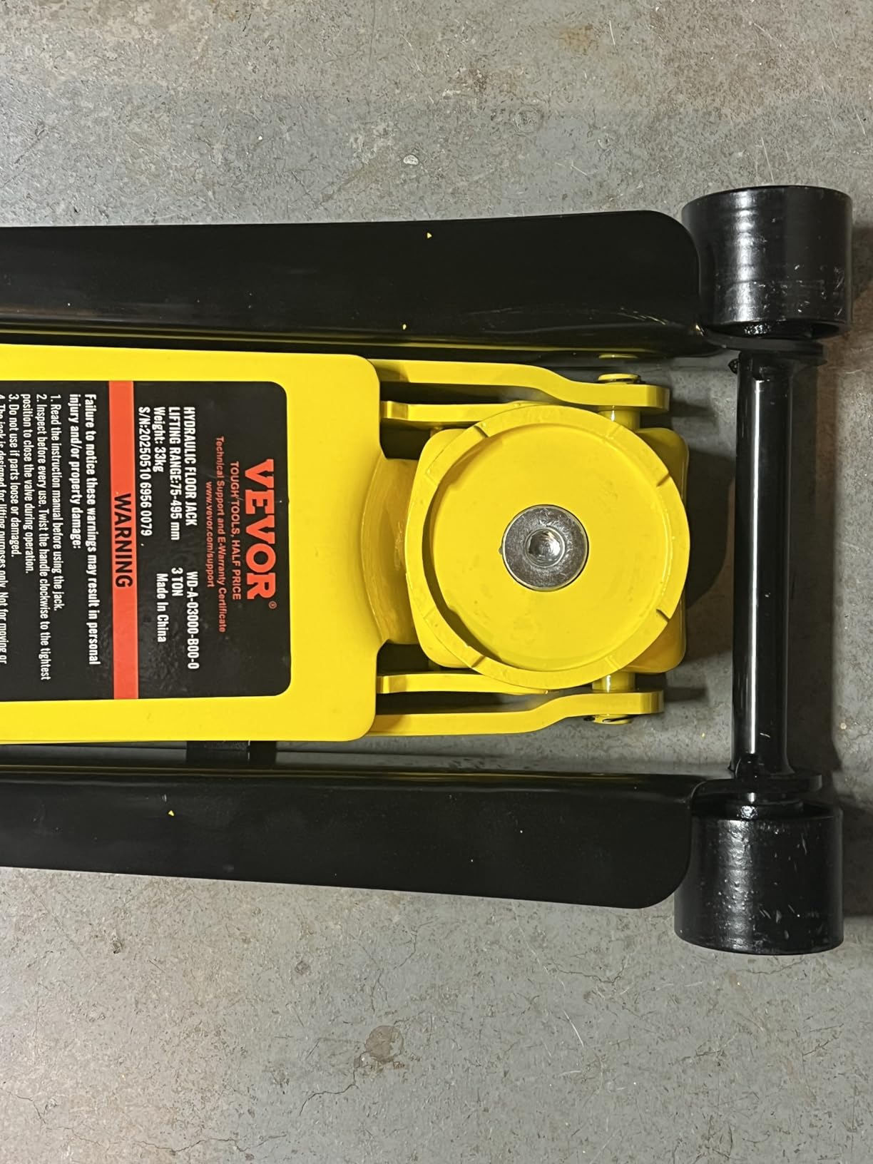 VEVOR 3 Ton Low Profile Floor Jack, Heavy-Duty Racing Floor Jack with Dual Pistons Quick Lift Pump customer photo 2