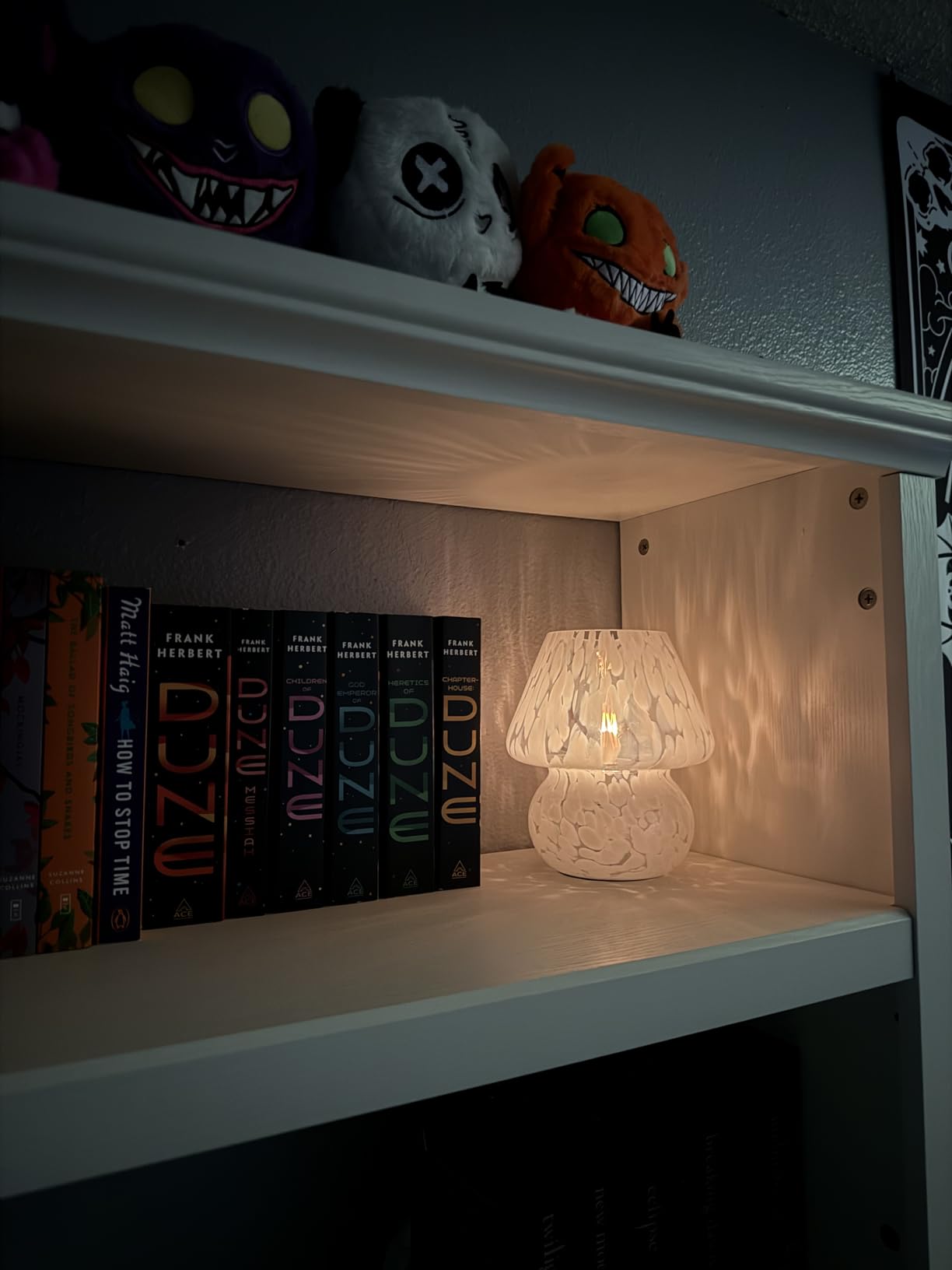 ONEWISH Mushroom Lamp Small Vintage Table Lamp for Bedroom Nightstand, Bedside Lamp Translucent Glass Stepless Dimmable, Murano Aesthetic Home Decor for Living Room Kitchen (Black) customer photo 2