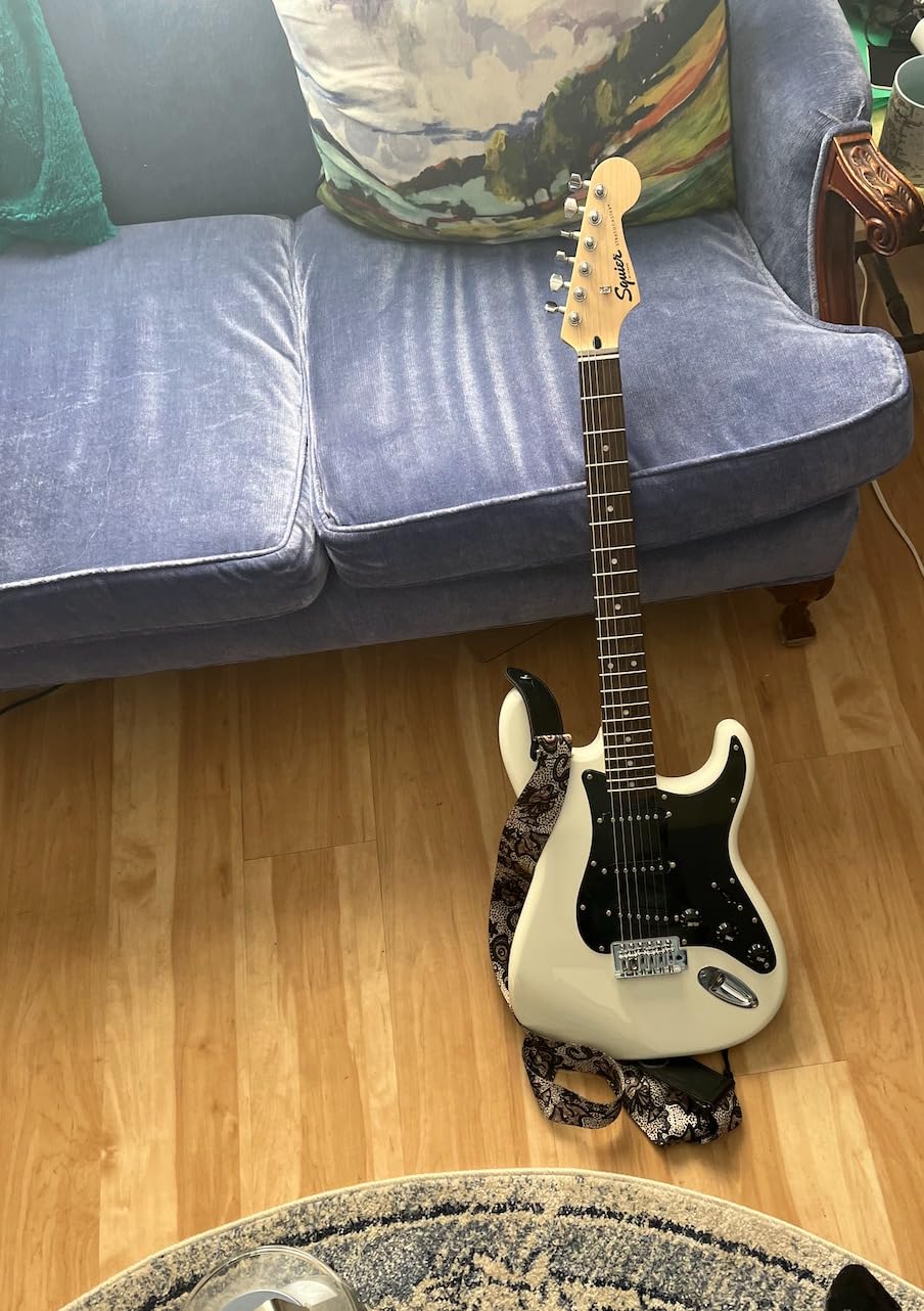 Fender Squier Sonic Stratocaster HT Electric Guitar, Arctic White, Maple Fingerboard, White Pickguard customer photo 2