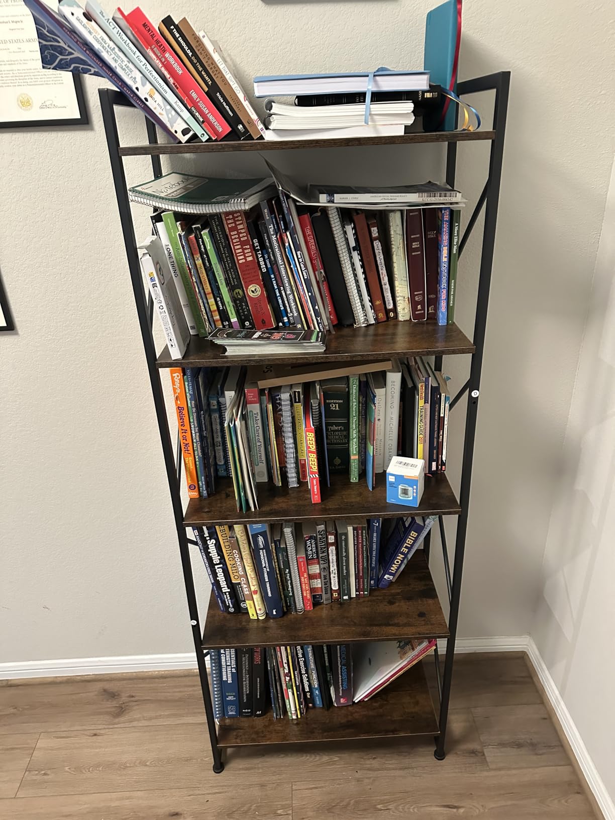 Shintenchi 5 Tiers Bookshelf, Classically Tall Bookcase Shelf, Industrial Book Rack, Modern Book Holder in Bedroom/Living Room/Home/Office, Storage Rack Shelves for Books/Movies-Rustic Brown customer photo 1