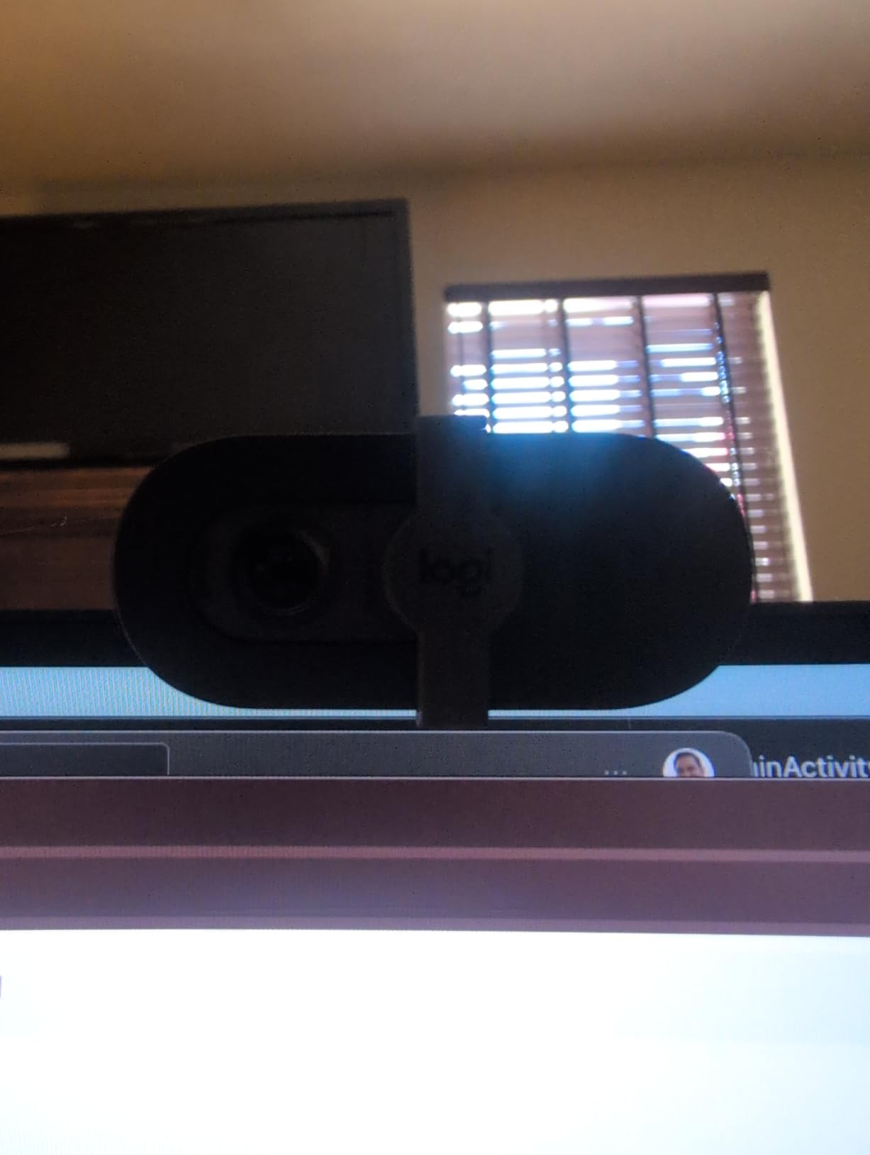 Logitech Brio 101 Full HD 1080p Webcam for Meetings, Streaming, Desktop, Laptop, PC - Built-in Mic, Shutter, Works with Zoom, Microsoft Teams, Nintendo Switch 2 GameChat Mode, USB-A - Black customer photo 1