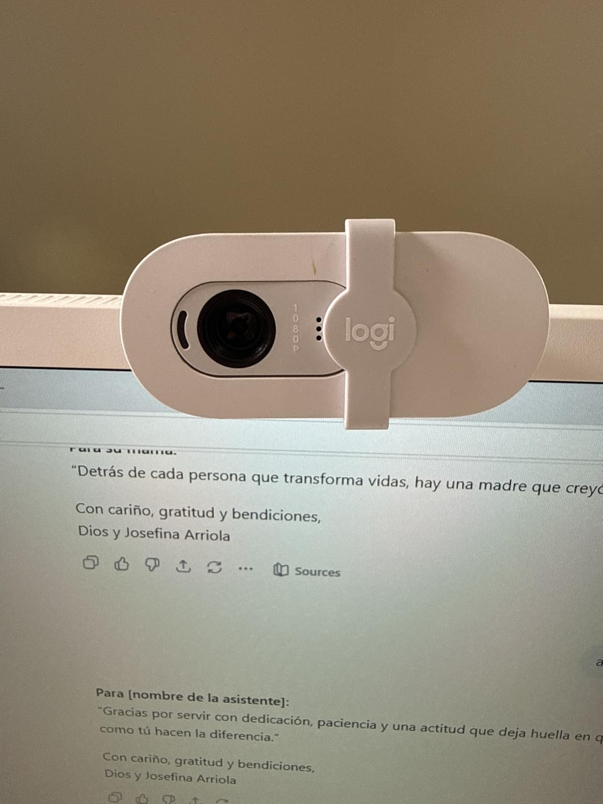Logitech Brio 101 Full HD 1080p Webcam for Meetings, Streaming, Desktop, Laptop, PC - Built-in Mic, Shutter, Works with Zoom, Microsoft Teams, Nintendo Switch 2 GameChat Mode, USB-A - Black customer photo 2