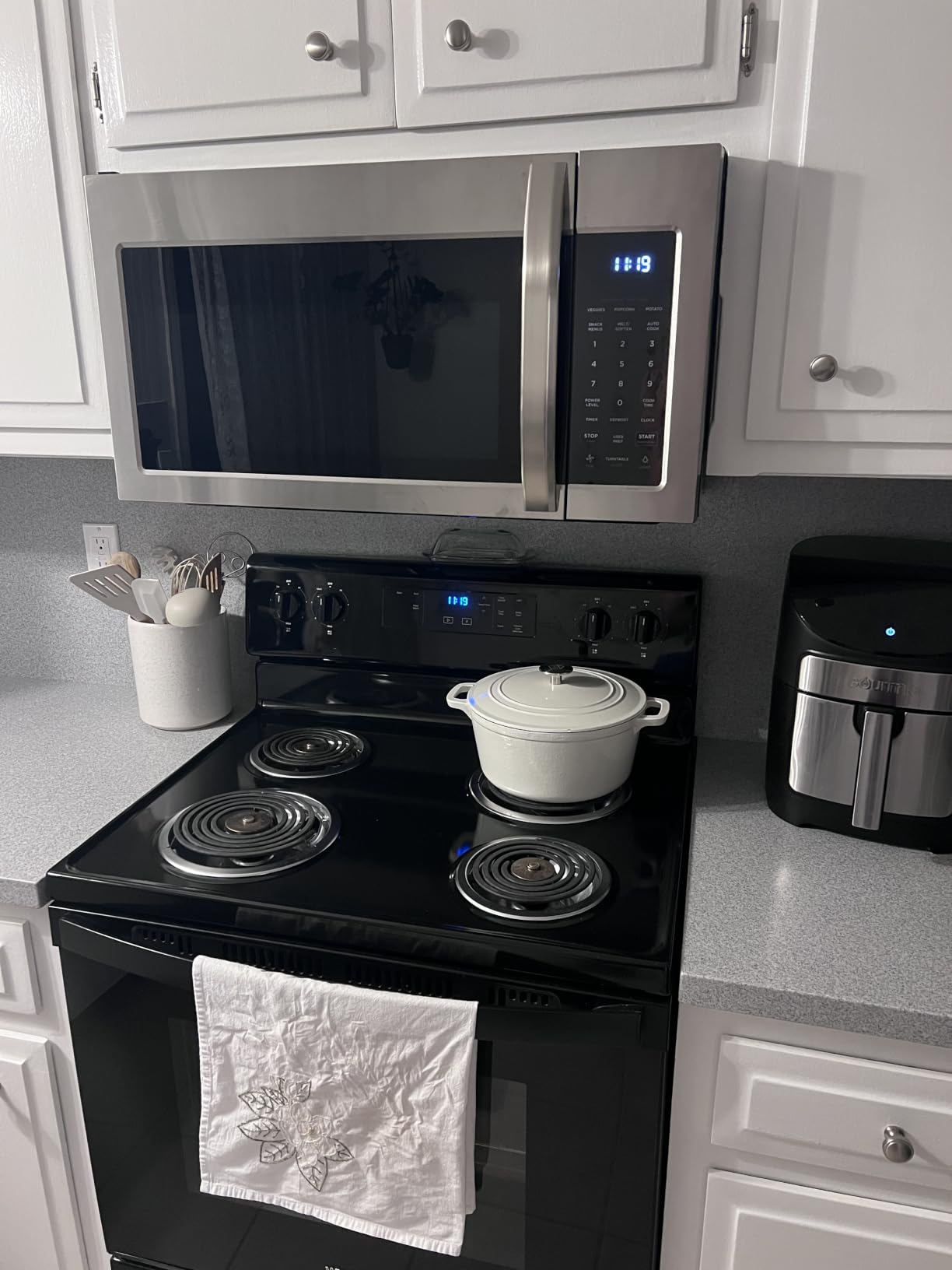Midea MOR17BSA-SS 1.7 Cu.ft. Over The Range Microwave Oven with Smart Touch Panel, Auto Cooking Menu, 1000 W, 300 CFM Ventilation, in Stainless Steel customer photo 1