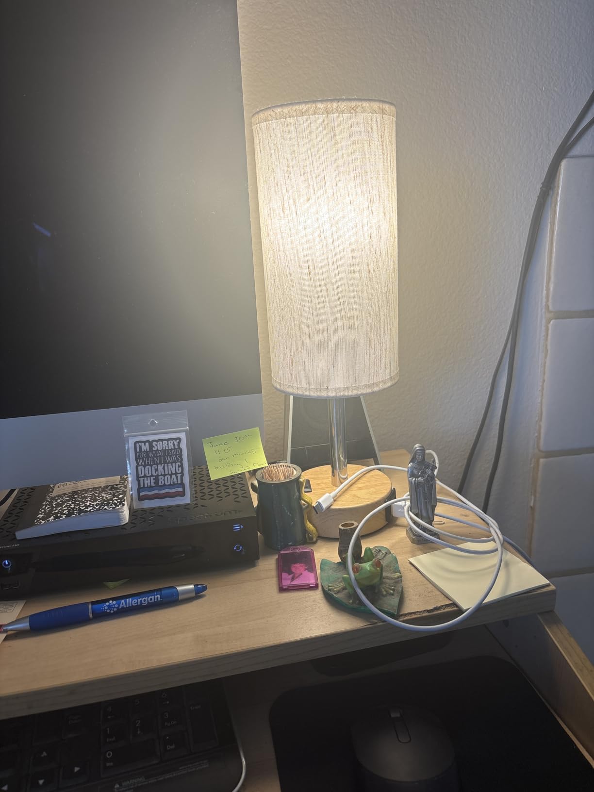 Fenmzee Bedside Table Lamp for Bedroom - 3 Way Dimmable Touch Lamp USB C Charging Ports and AC Outlet, Small Lamp Wood Base Round Flaxen Fabric Shade for Living Room, Desk, LED Bulb Included customer photo 1