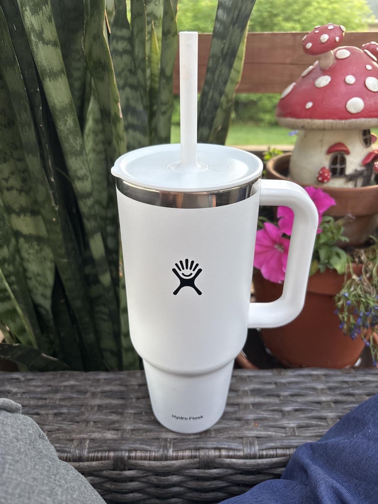 Hydro Flask Travel Tumbler with Handle, Lid and Straw - Insulated Stainless Steel in 40 Oz Black customer photo 1