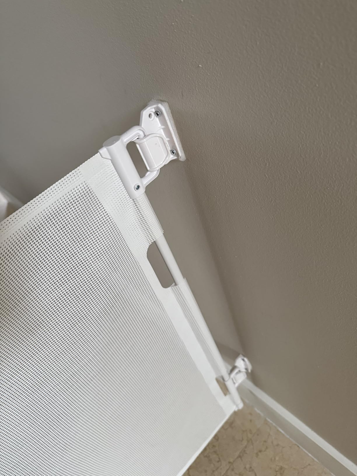 Miumoon 59 inch Retractable Baby Gates 34 inch Tall, Retractable Gate with Reinforced Strip Design to Prevent Crawling Through, 5 FT Retractable Dog Gate for Stairs, Doorways, Hallways, Indoor/Outdoor customer photo 2