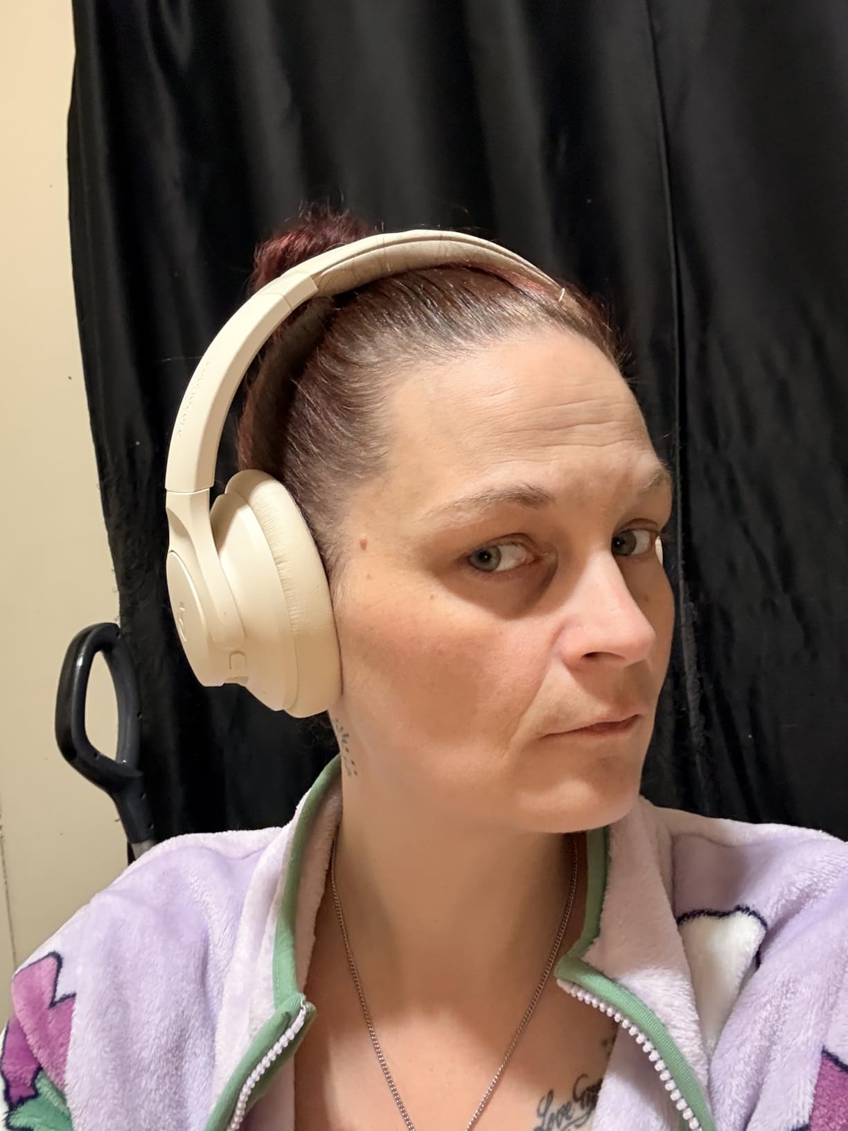 Soundcore by Anker Q20i Hybrid Active Noise Cancelling Headphones, Wireless Over-Ear Bluetooth, 40H Long ANC Playtime, Hi-Res Audio, Big Bass, Customize via an App, Transparency Mode (Black) customer photo 1