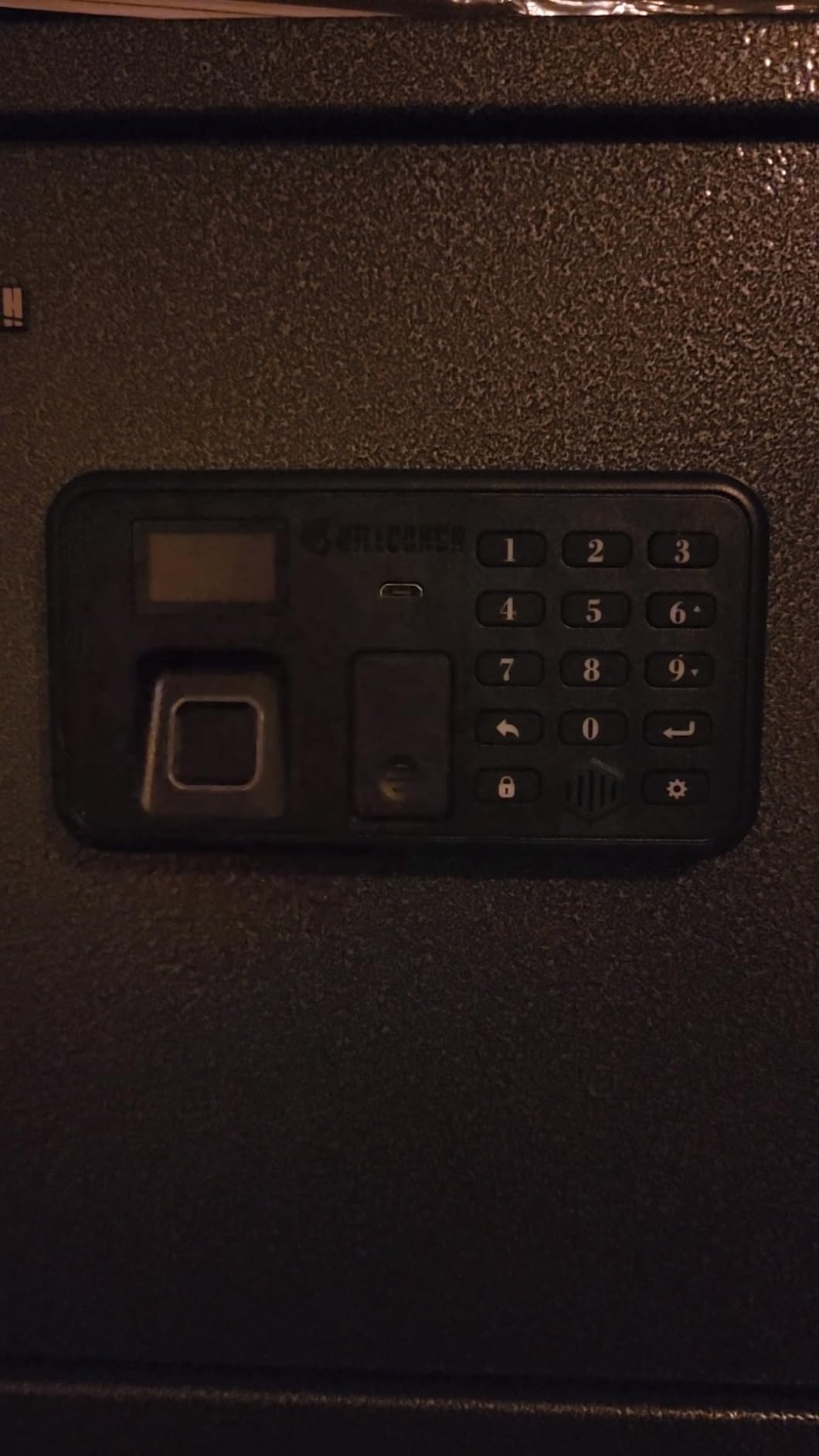 Billconch Smart Gun Safe for Multiple Pistols - Automatic Lock Safe Box with LCD Display/Voice Guide, Quick Access Unlock with Fingerprint/Keypad/Key/App, Biometric Handgun Safe customer photo 1