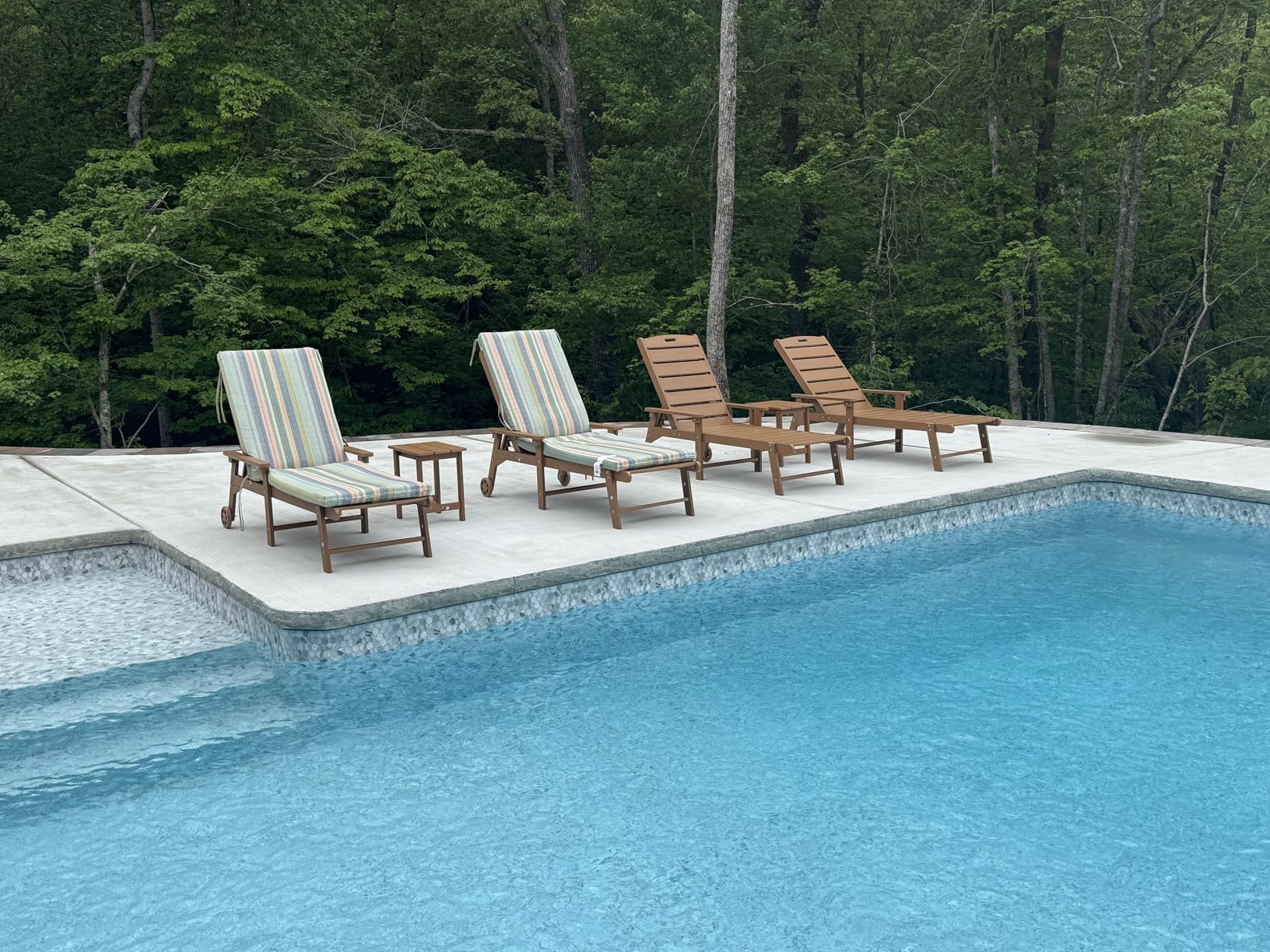 LUE BONA Outdoor Chaise Lounge Chairs Set of 2, HDPS Chaise Lounger, 5 Positions Adjustable Lounge Chairs, Pool Lounge Chair with Wheels for Poolside, Patio, Restaurant, Teak Color customer photo 2