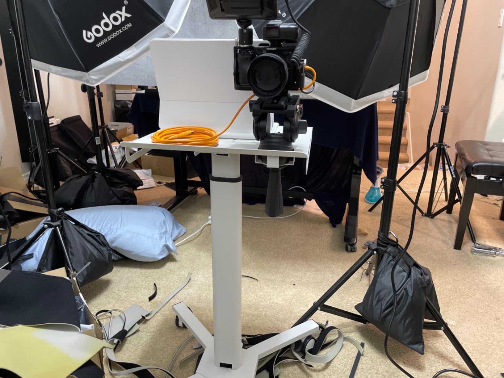 Adjustable Rolling Medical Cart: Pneumatic Mobile Workstation with iPad Enclosure for 9.7-13