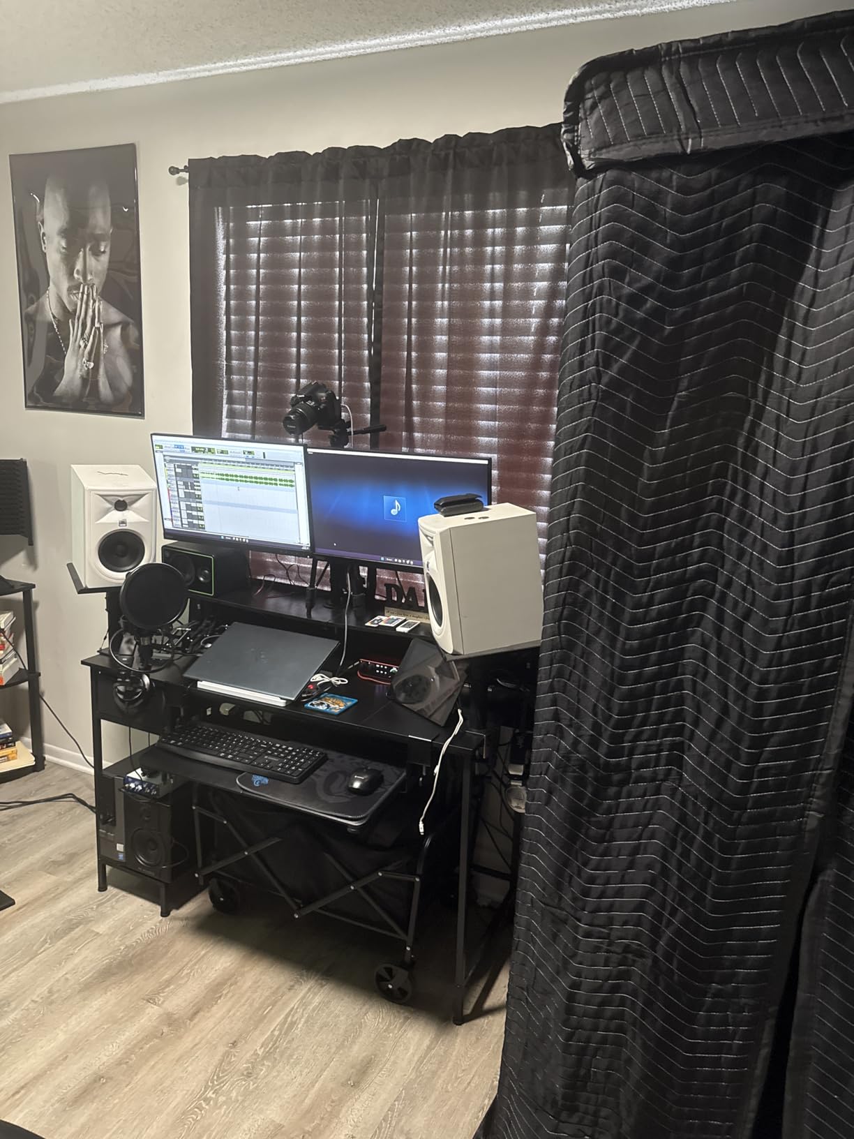 Focusrite Scarlett 2i2 4th Gen USB Audio Interface for Recording, Songwriting, Streaming and Podcasting - High-Fidelity, Studio Quality Recording, and All the Software You Need to Record customer photo 1