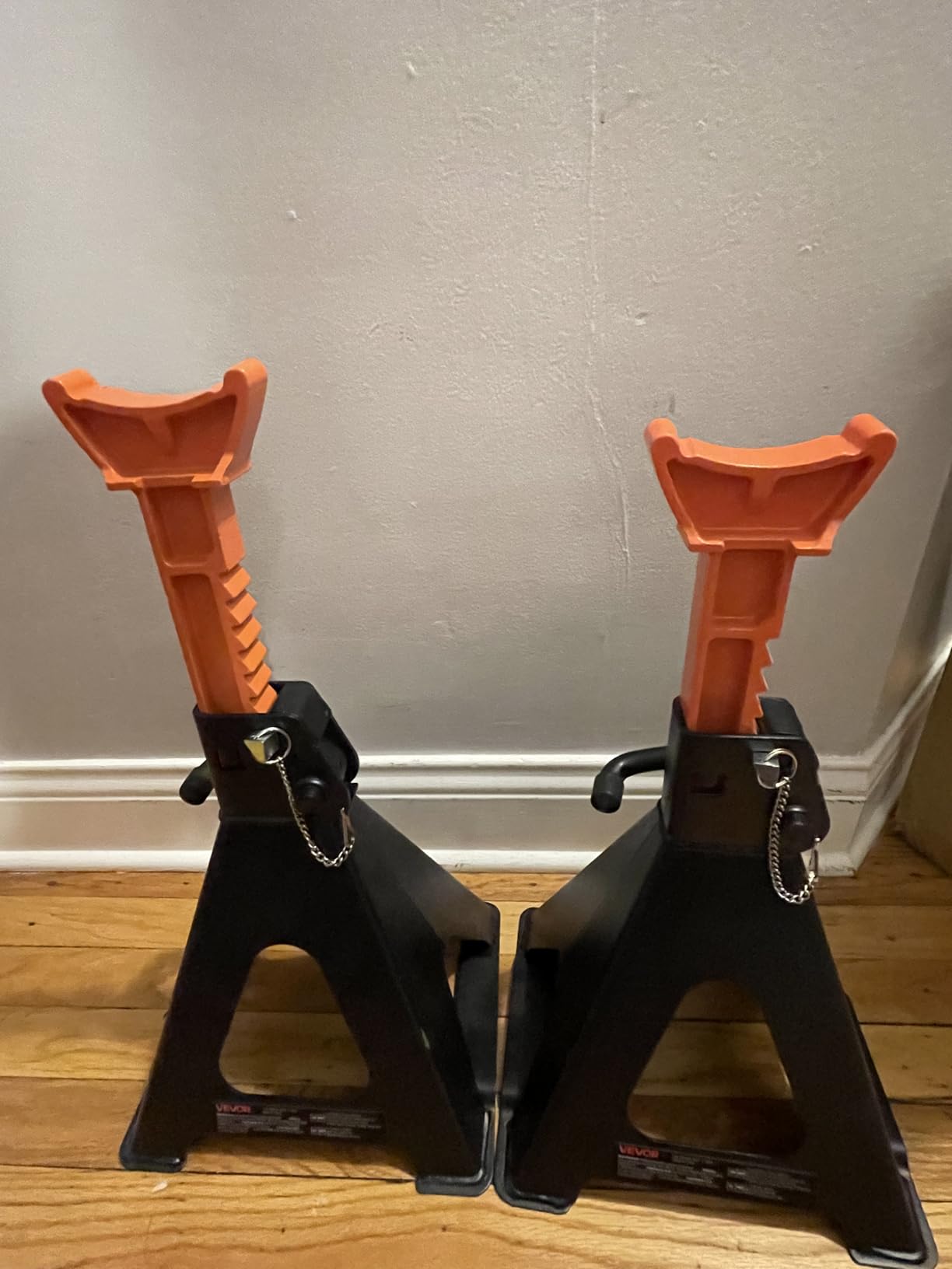 VEVOR Jack Stands, 6 Ton (13,000 lbs) Capacity, Double Locking, 14.2-23 inch Adjustable Height, Red, 1 Pair customer photo 1