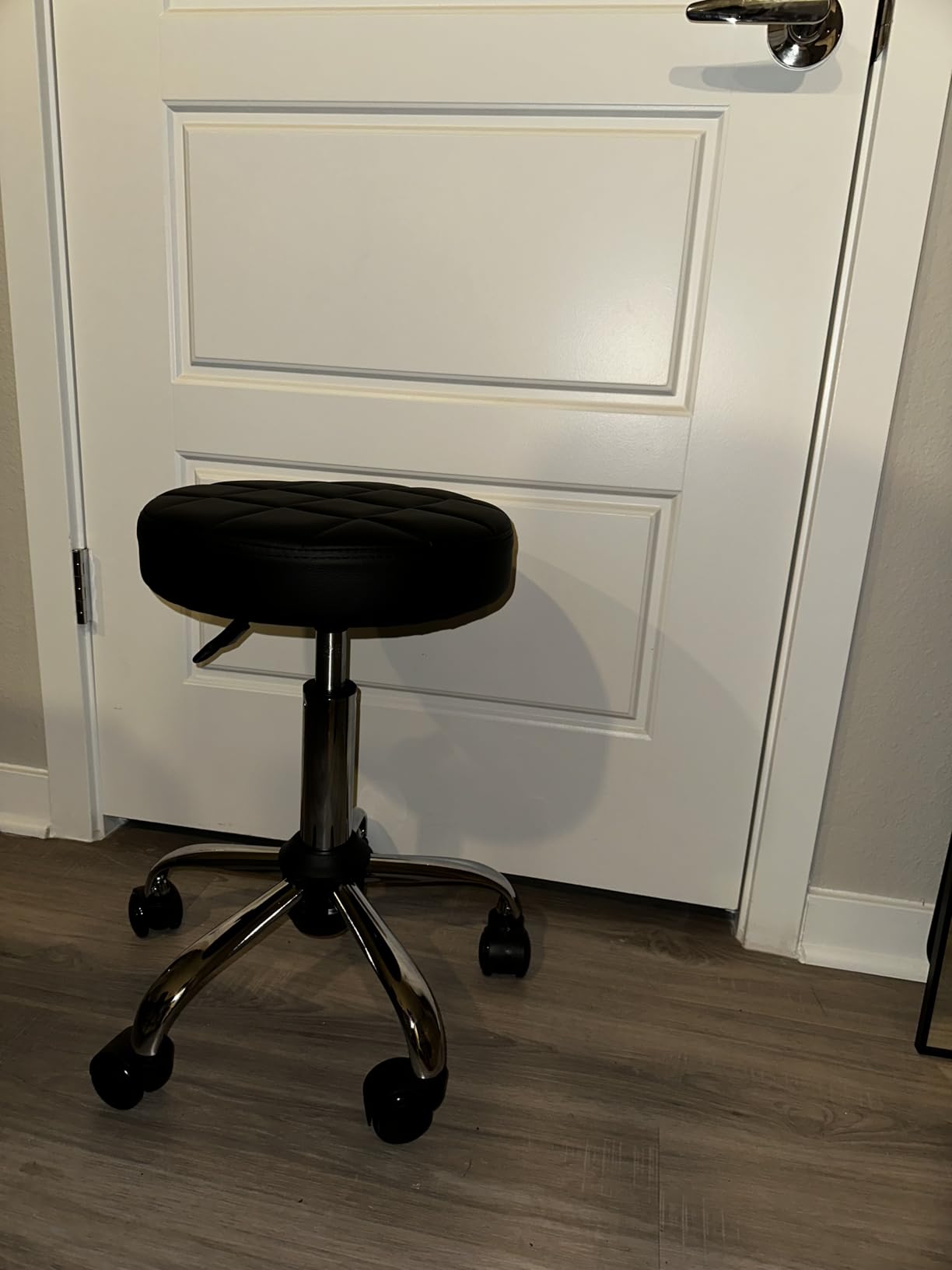 BFTOU Black Classic Swivel Stool with Wheel for Salon Work Home SPA Shop Height-Adjustable and Cost-Effective Rolling Stool Chair Small customer photo 2