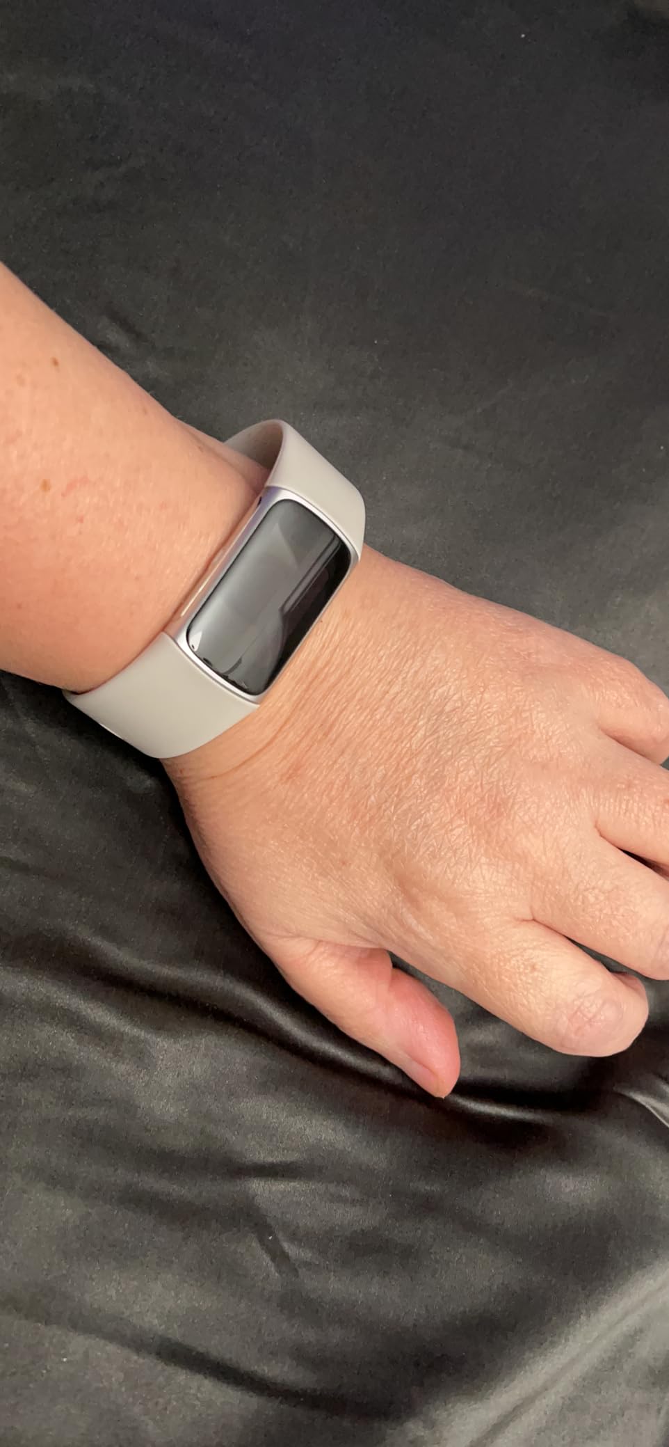 Fitbit Charge 6 Fitness Tracker with Google Apps - Heart Rate on Exercise Equipment - 3-Month Google Health Premium Membership Included - Health Tools - Obsidian/Black - Small&Large Bands Included customer photo 2