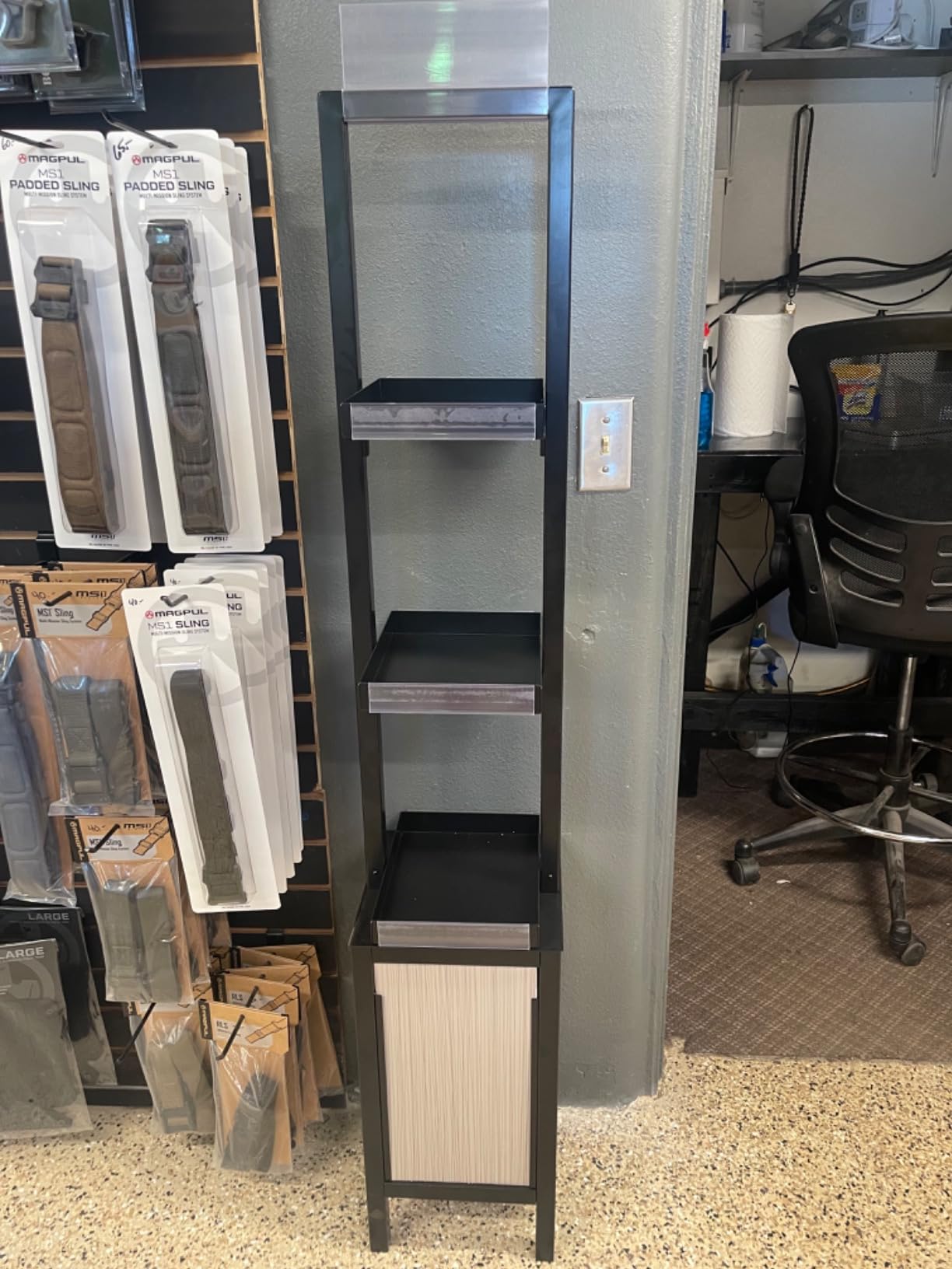 Azar Displays, 655000, Retail Display Tower with 3 Tiers, Tall Cosmetic Shelves, Beauty Display Stand for Salon Retail Products with Signage, No Tools Required, 5 Ft Height, Black Steel customer photo 1