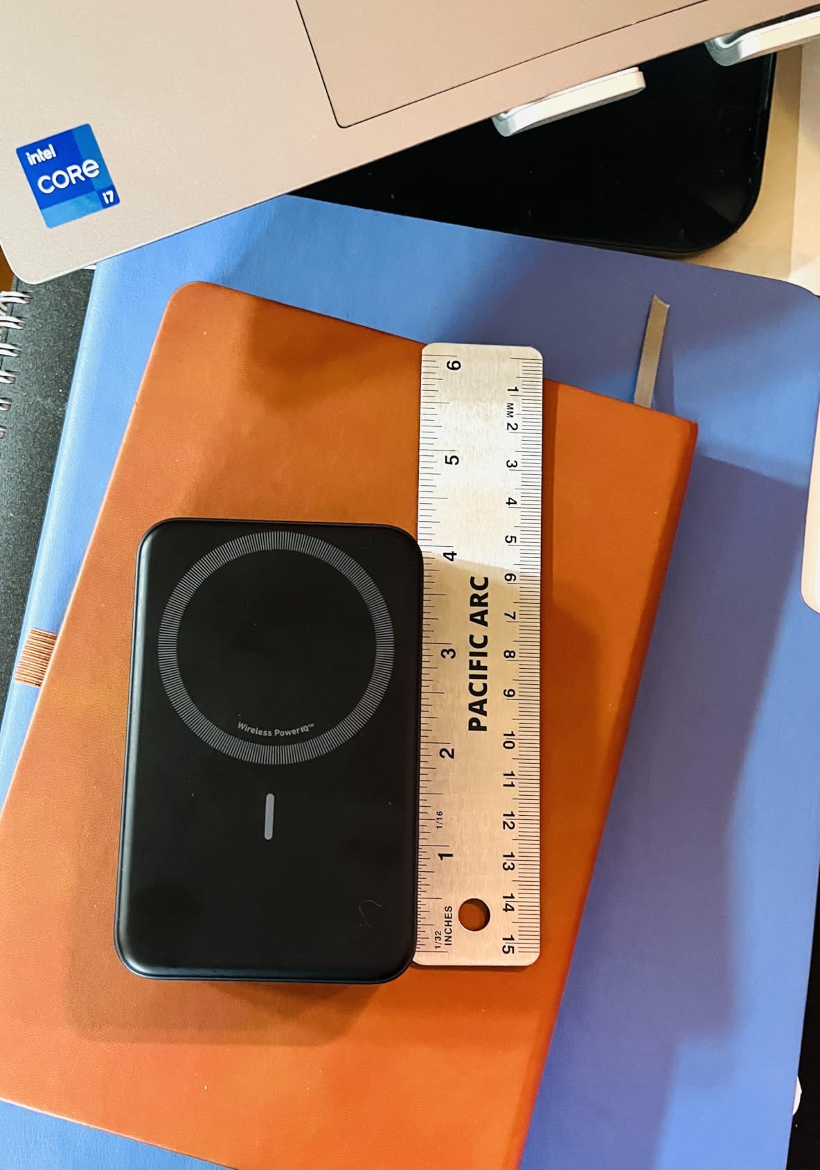 Anker MagGo Power Bank, Qi2 Certified 15W Ultra-Fast MagSafe-Compatible Portable Charger, 10,000mAh Battery Pack with Smart Display and Foldable Stand, For iPhone 15/14/13/12 Only(USB-C Cable Include) customer photo 1